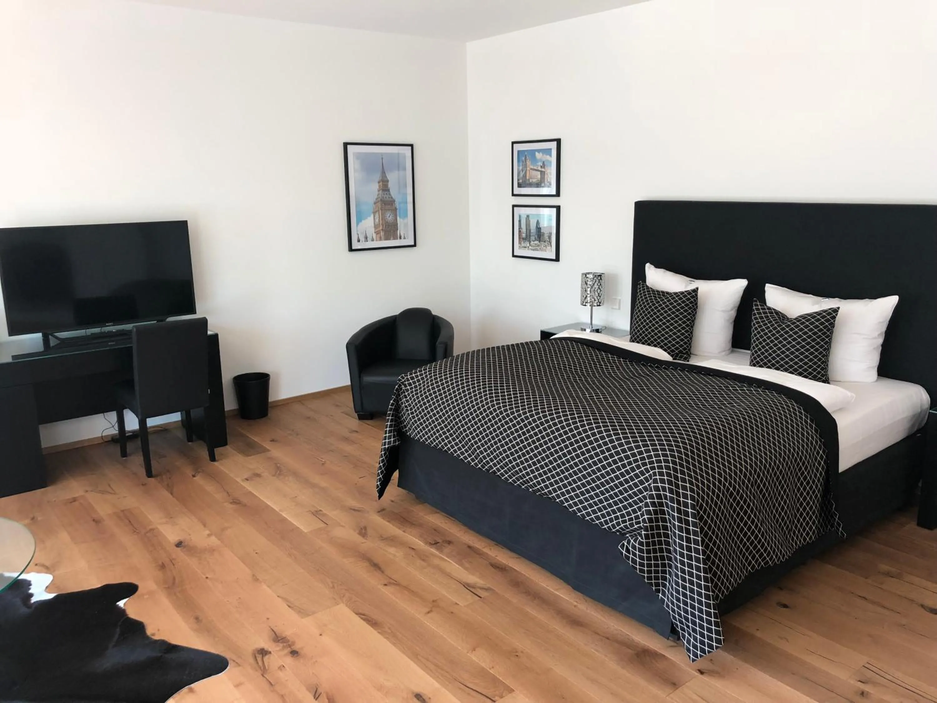 Photo of the whole room, Bed in Voss Villa