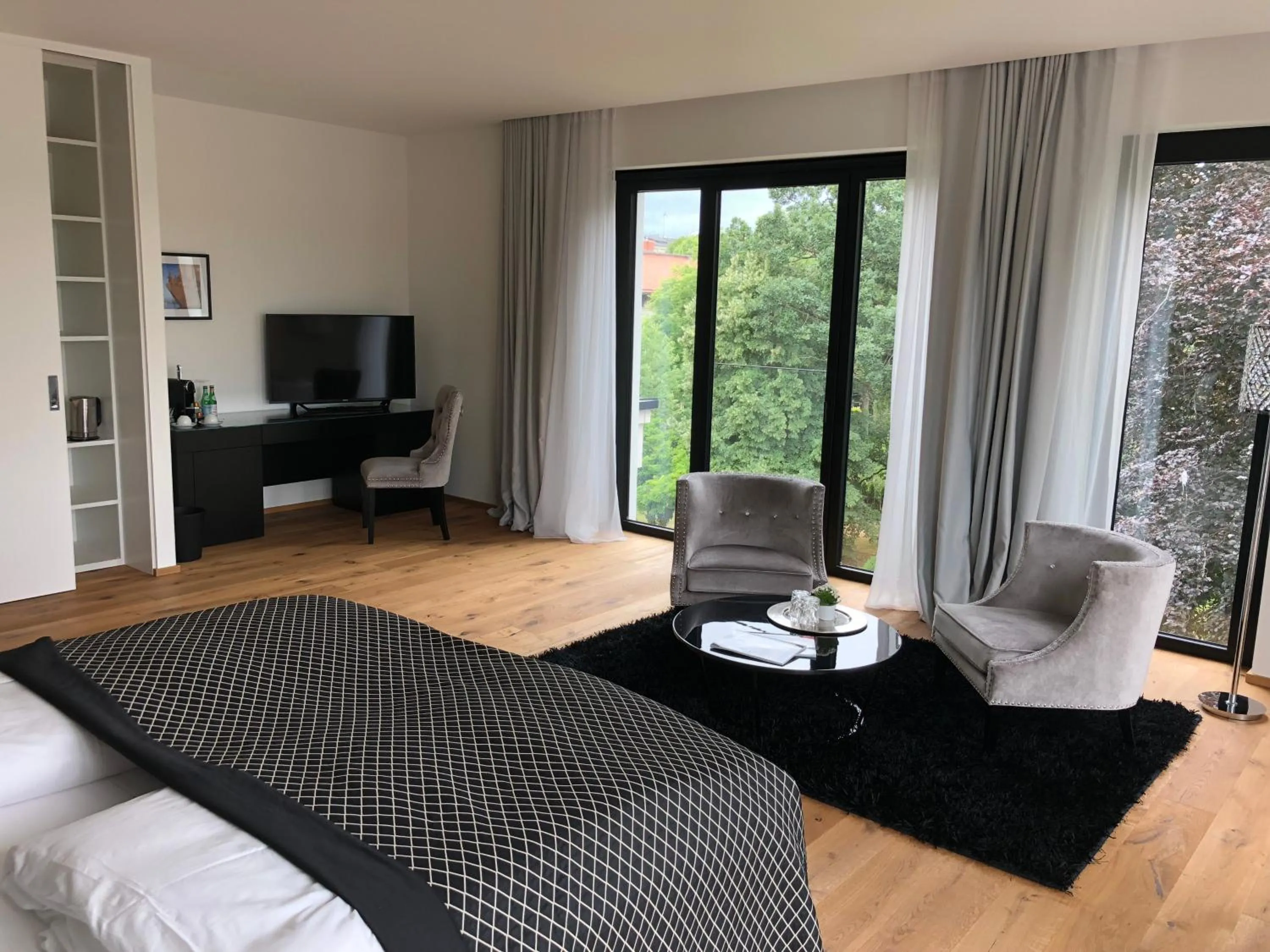 Photo of the whole room, Bed in Voss Villa