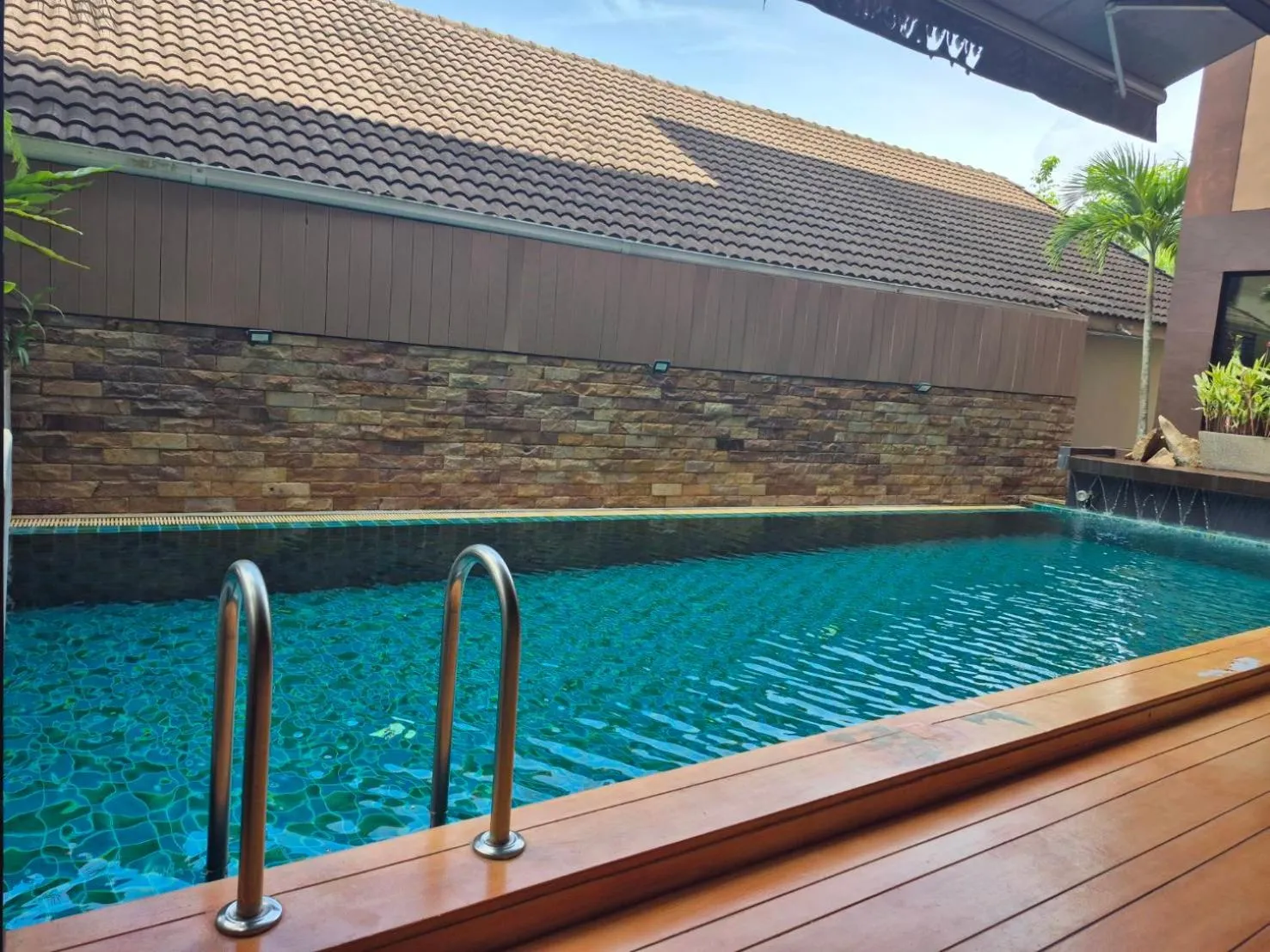 Swimming pool in West Key Kamala Apartment