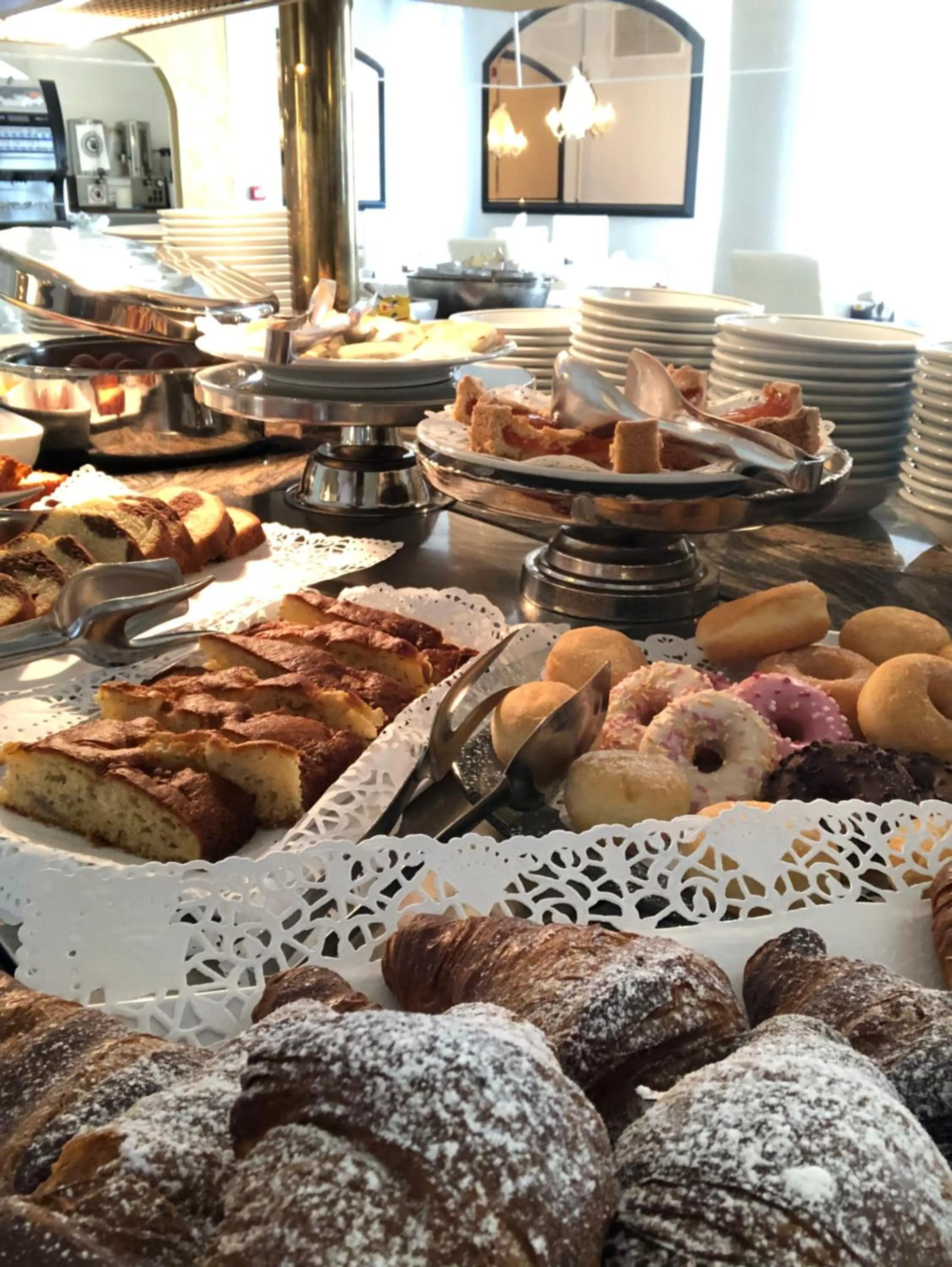 Restaurant/places to eat in Grand Hotel Playa