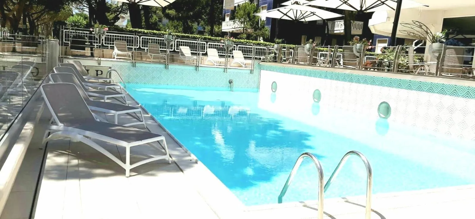Swimming pool in Grand Hotel Playa