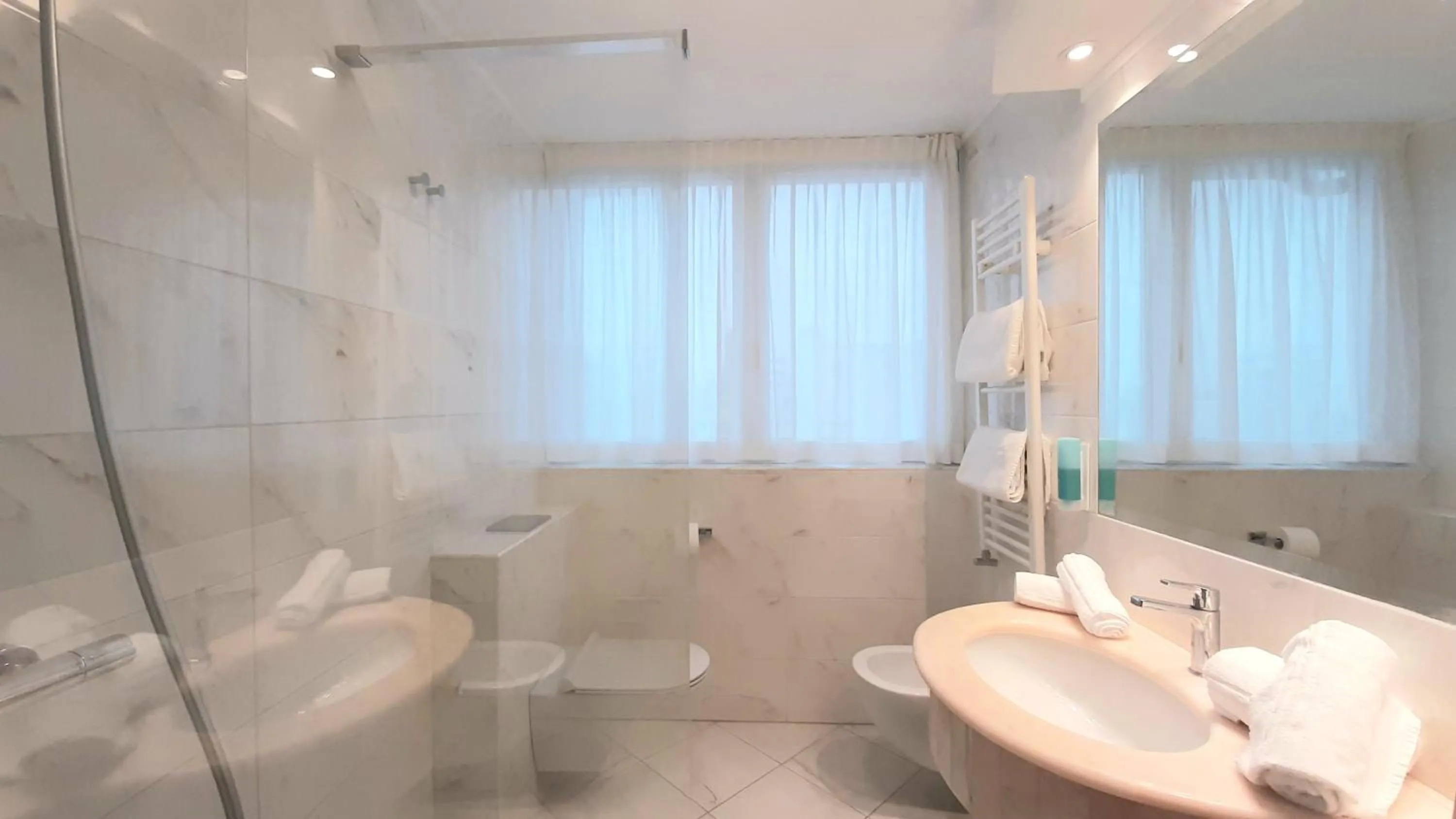 Bathroom in Grand Hotel Playa