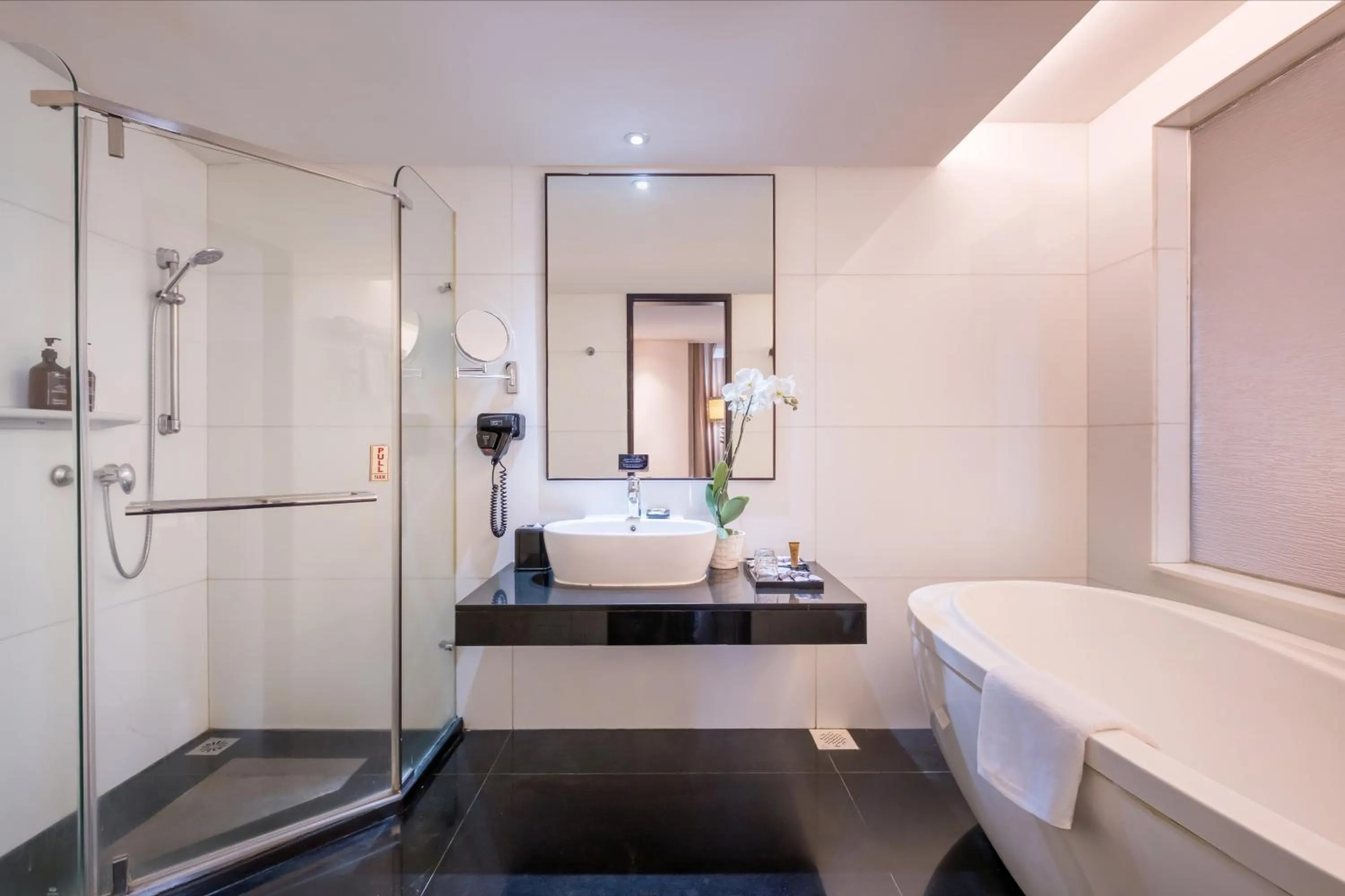 Bathroom in Merlynn Park Hotel