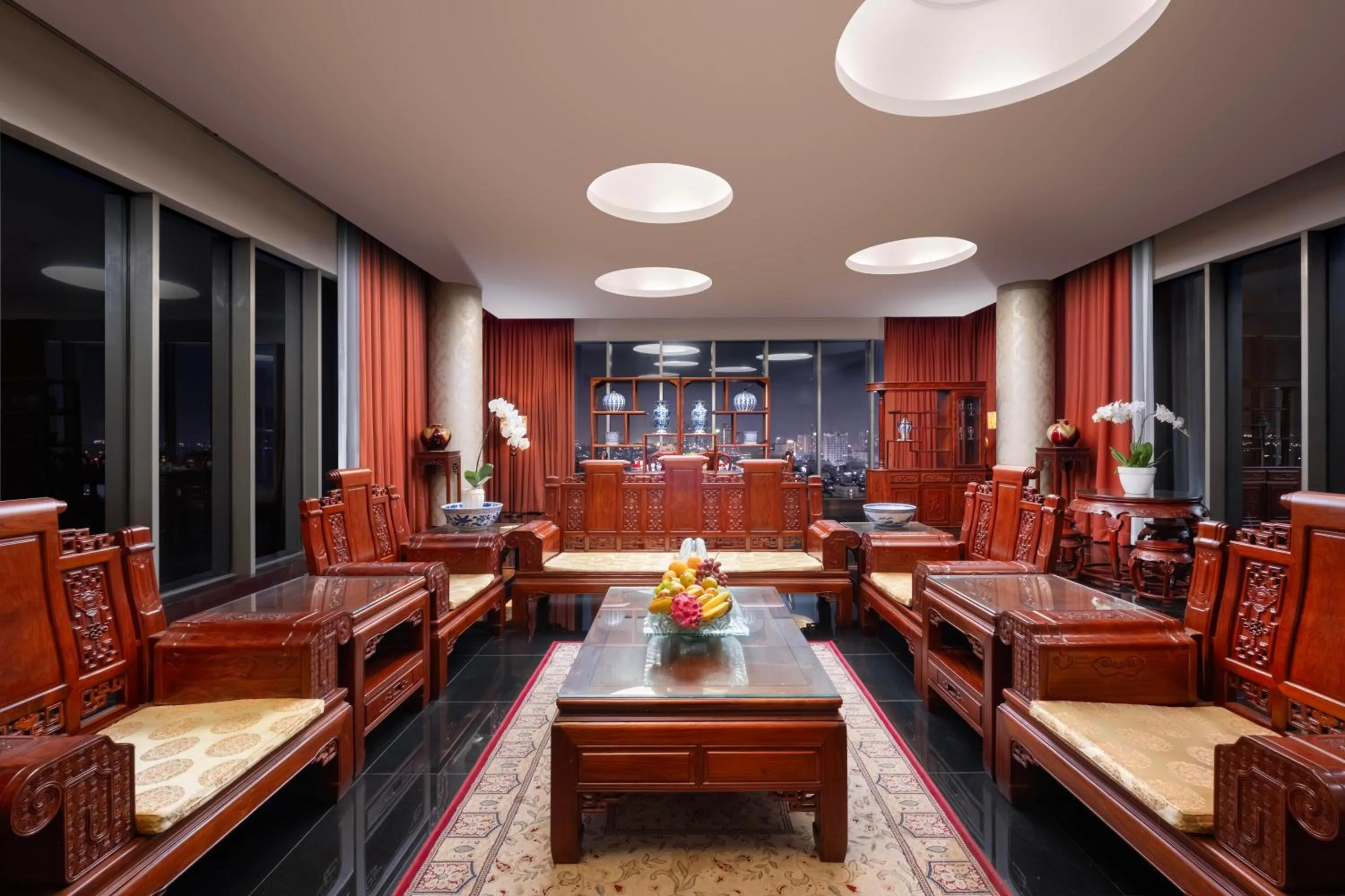 Seating area in Merlynn Park Hotel