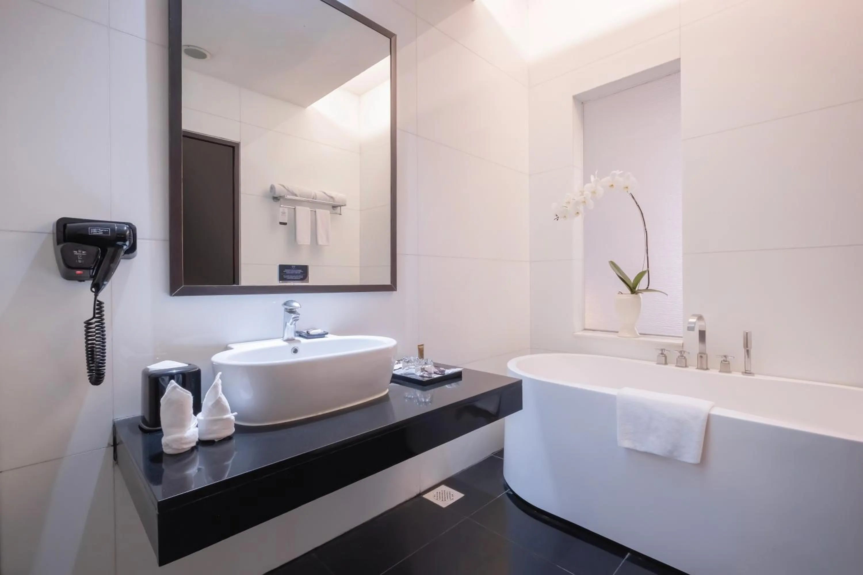 Bathroom in Merlynn Park Hotel