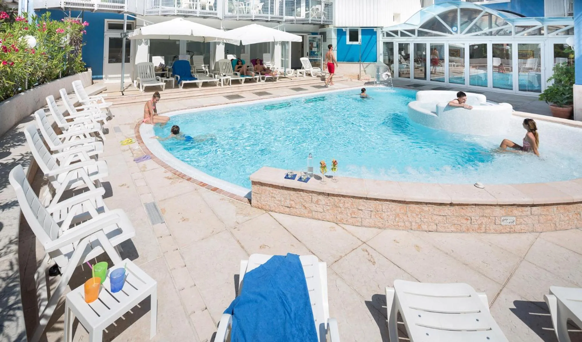 Swimming pool in Hotel Astro