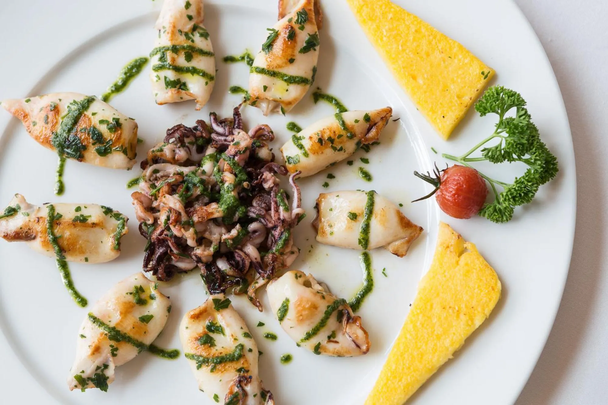 Restaurant/places to eat in Hotel Astro