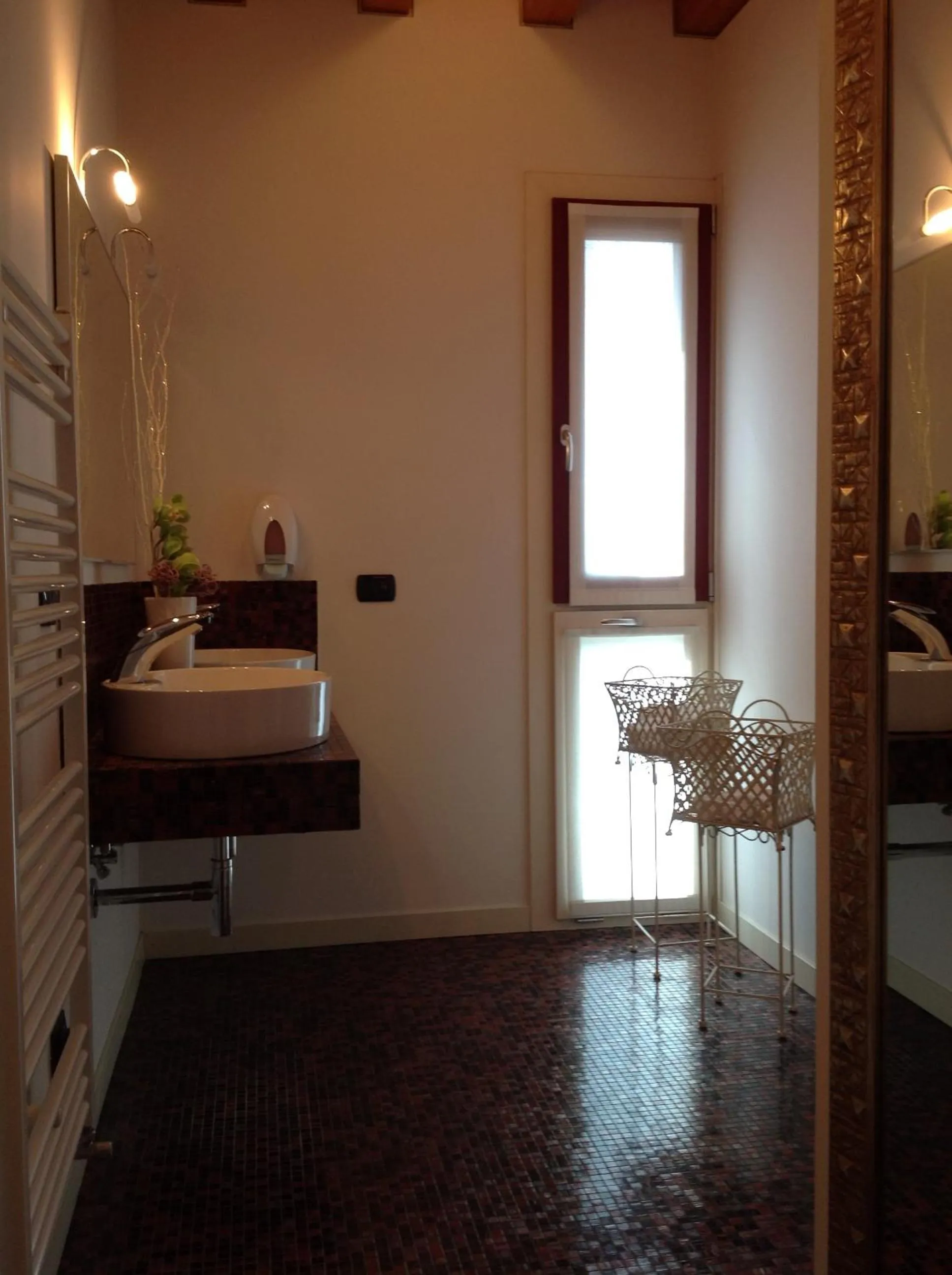 Bathroom in Relais Villa Annamaria Bed end Breakfast