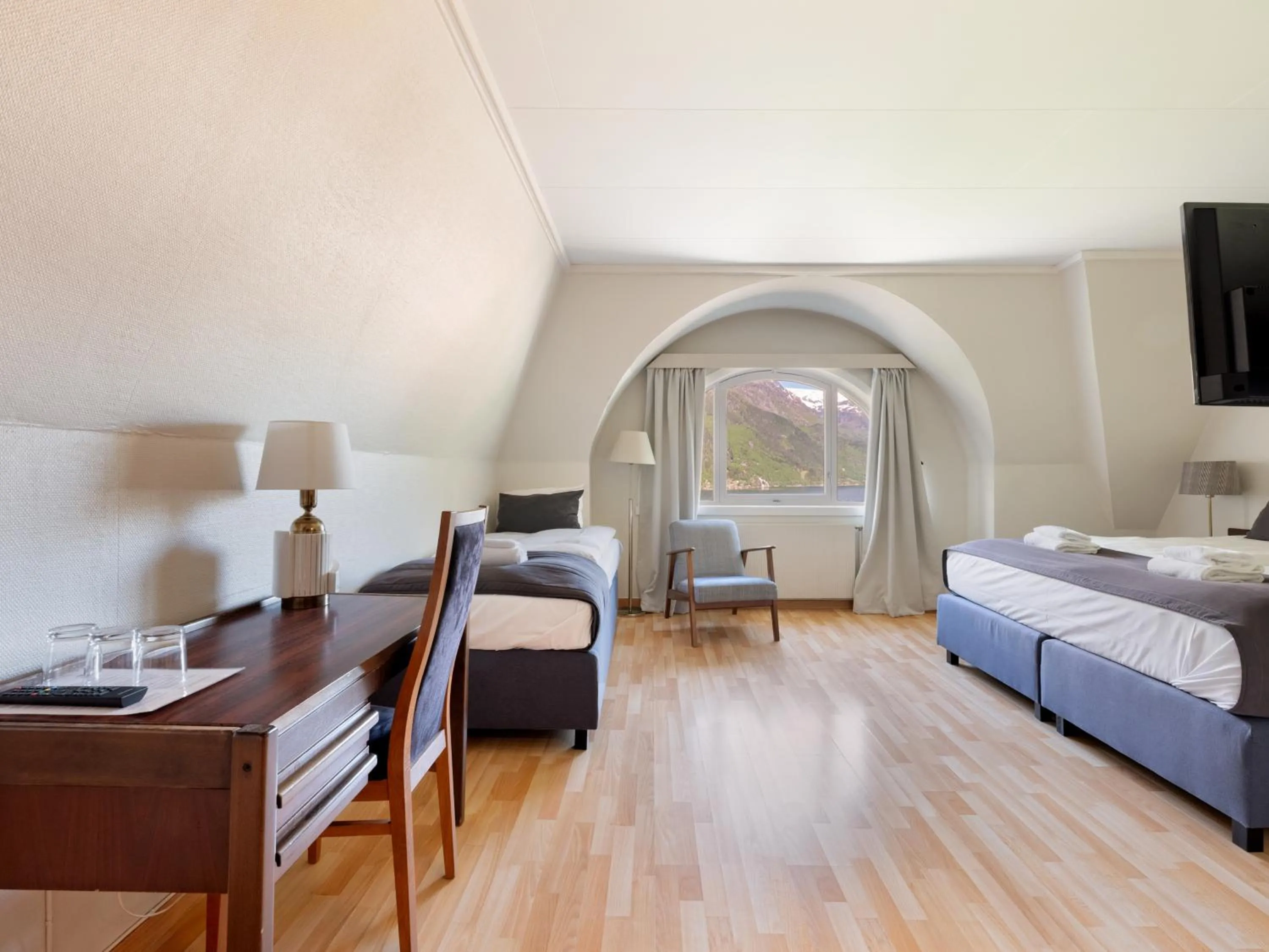 TV and multimedia, Bed in Tyssedal Hotel