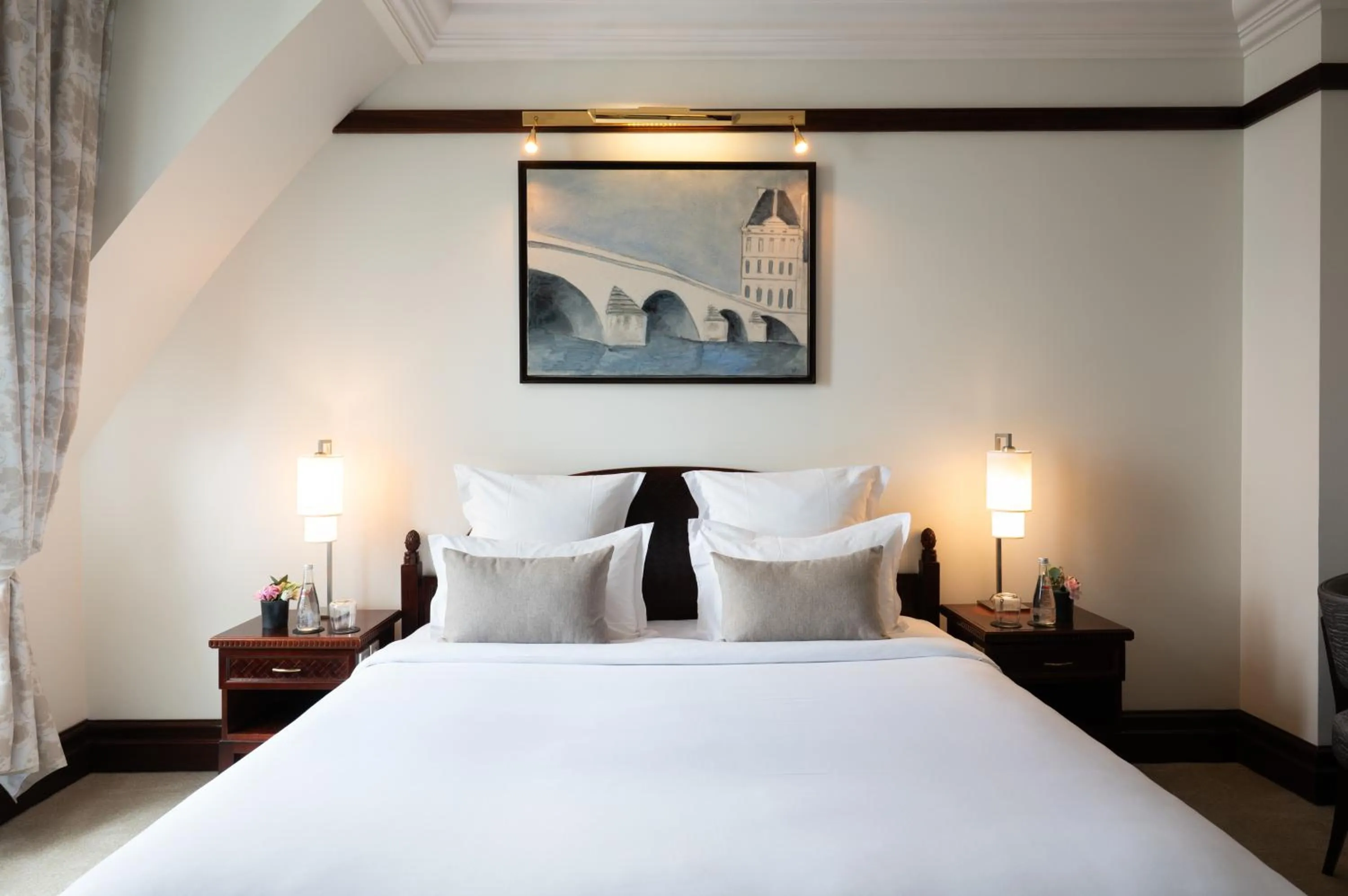 Bed in Hôtel Pont Royal Paris