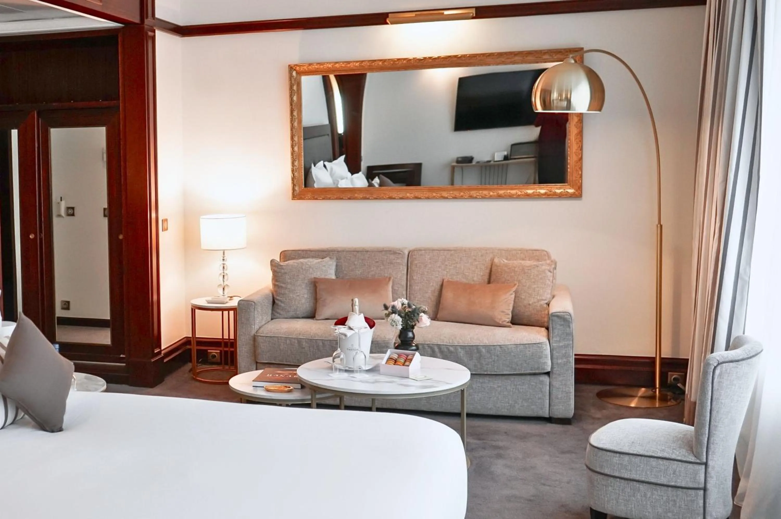 Living room, Bed in Hôtel Pont Royal Paris