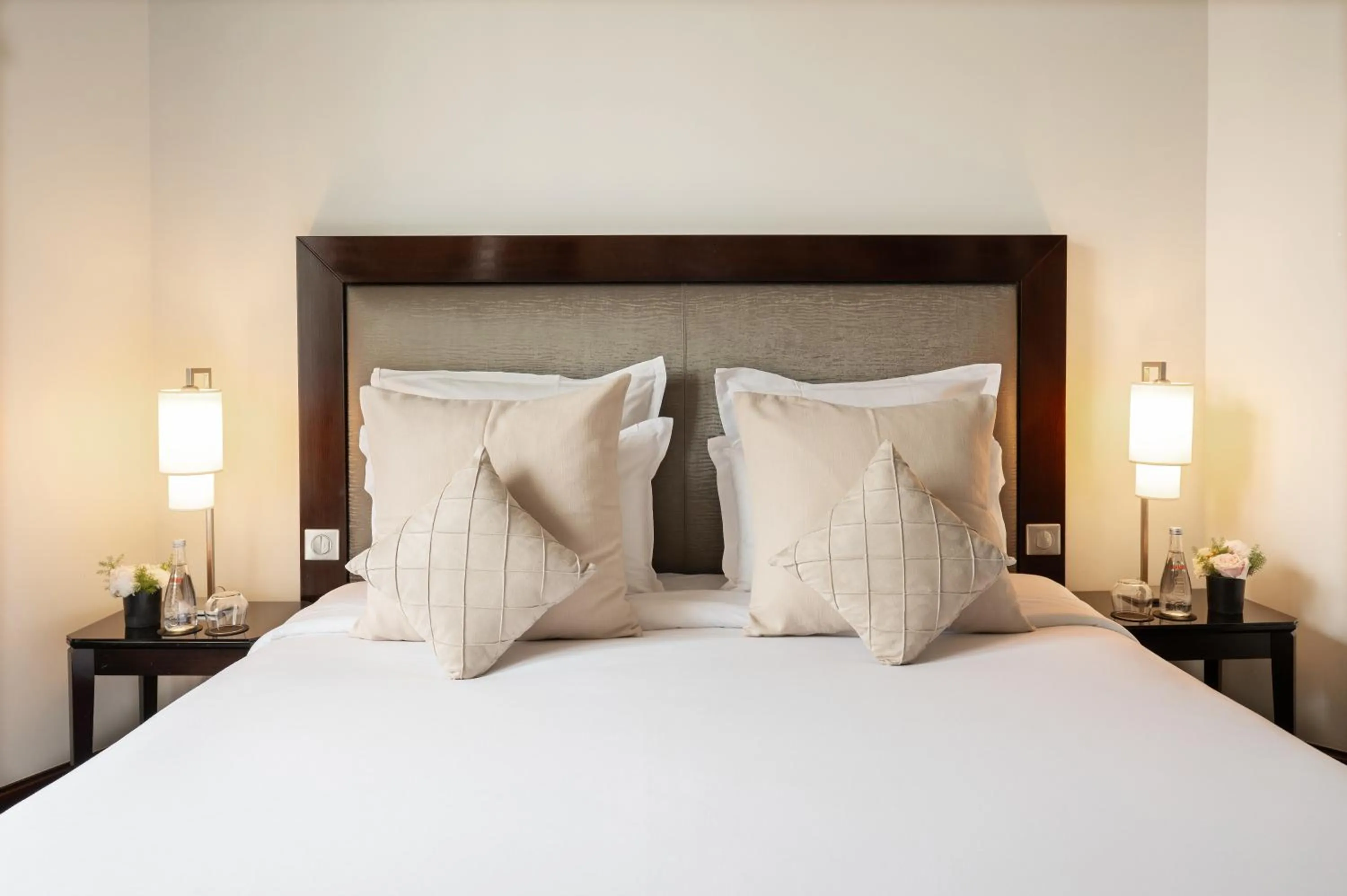 Bed in Hôtel Pont Royal Paris