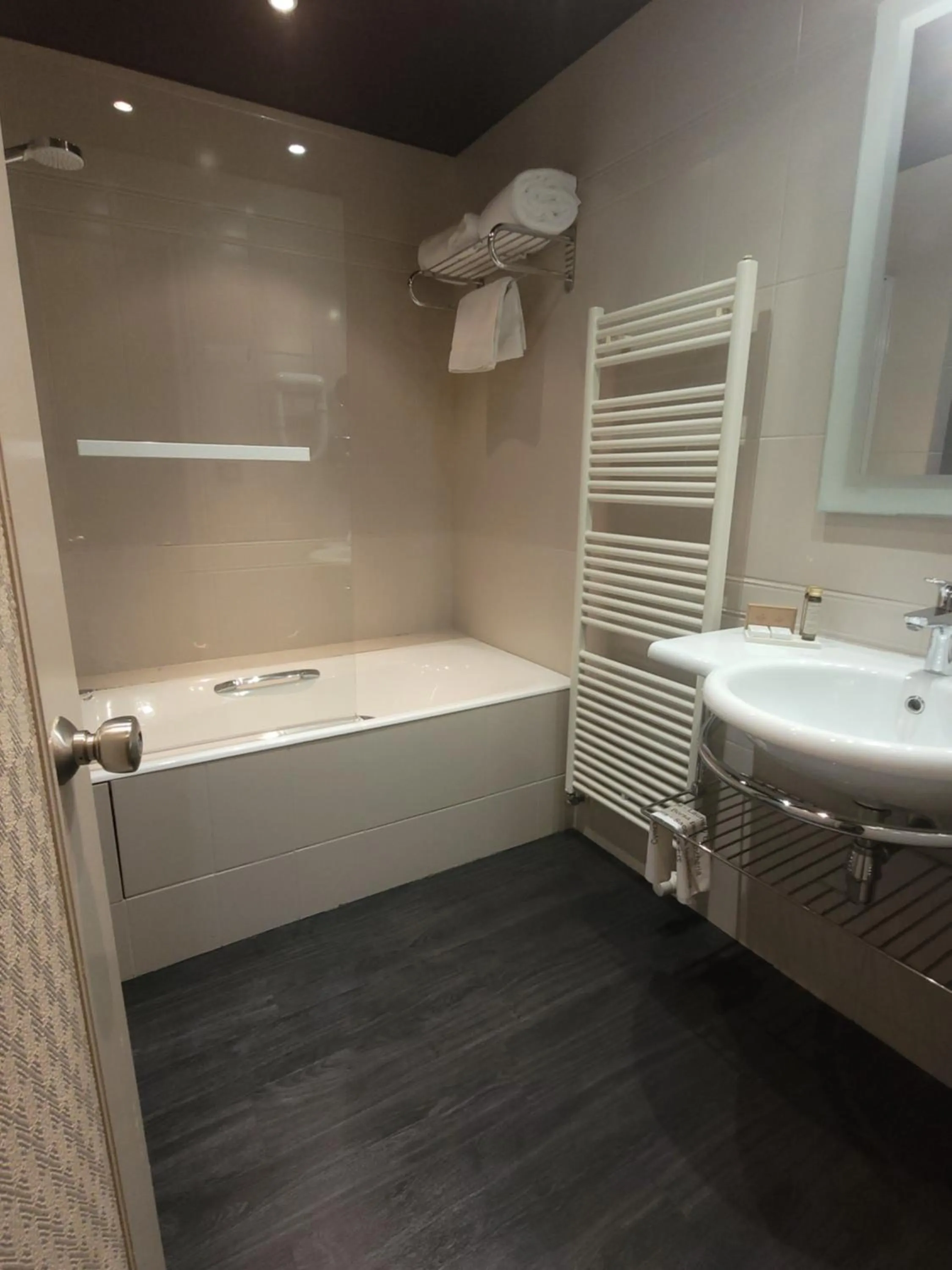 Bathroom in Domaine de La Ferrière