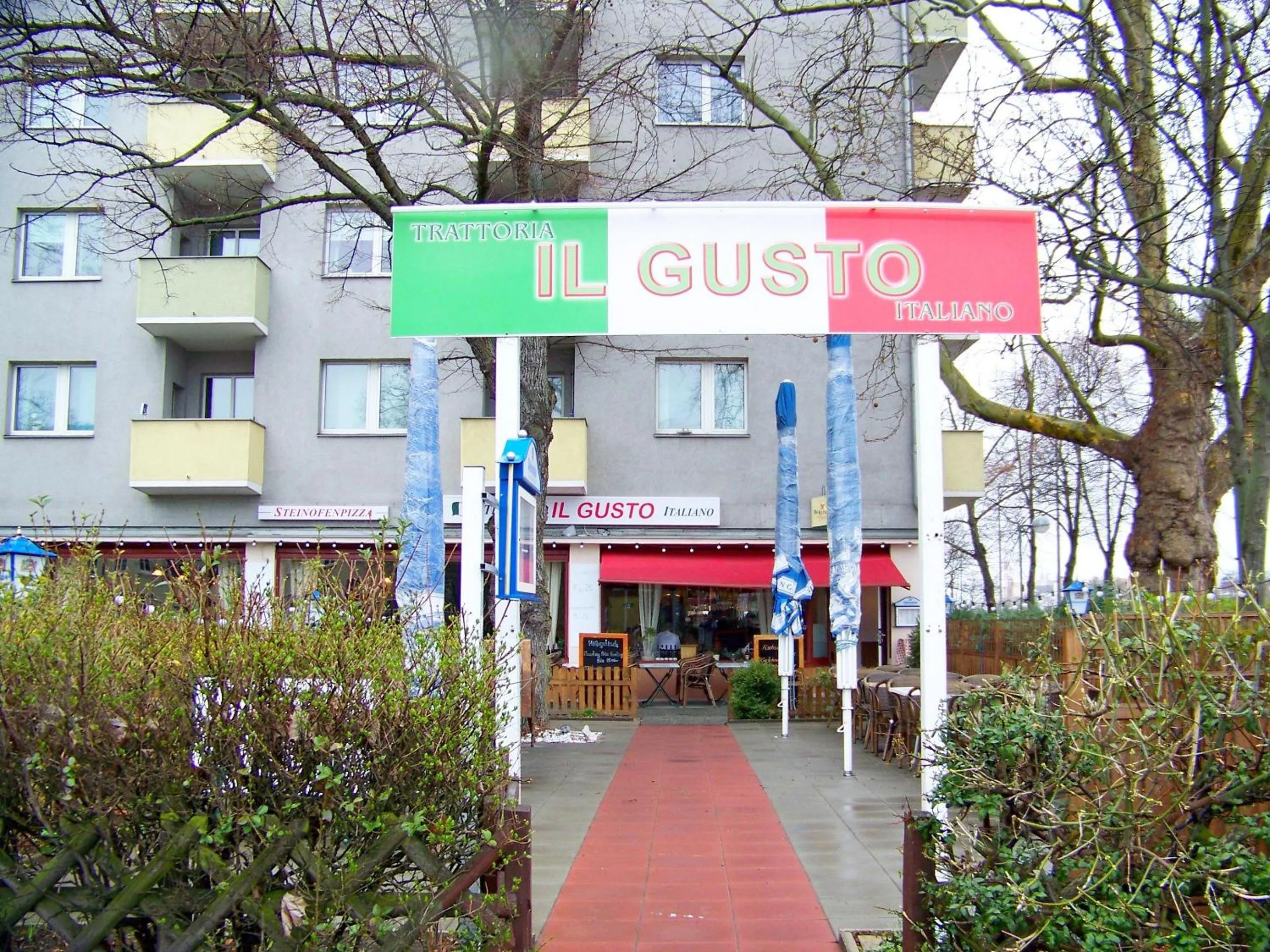 Restaurant/places to eat in Hotel Amadeus Central