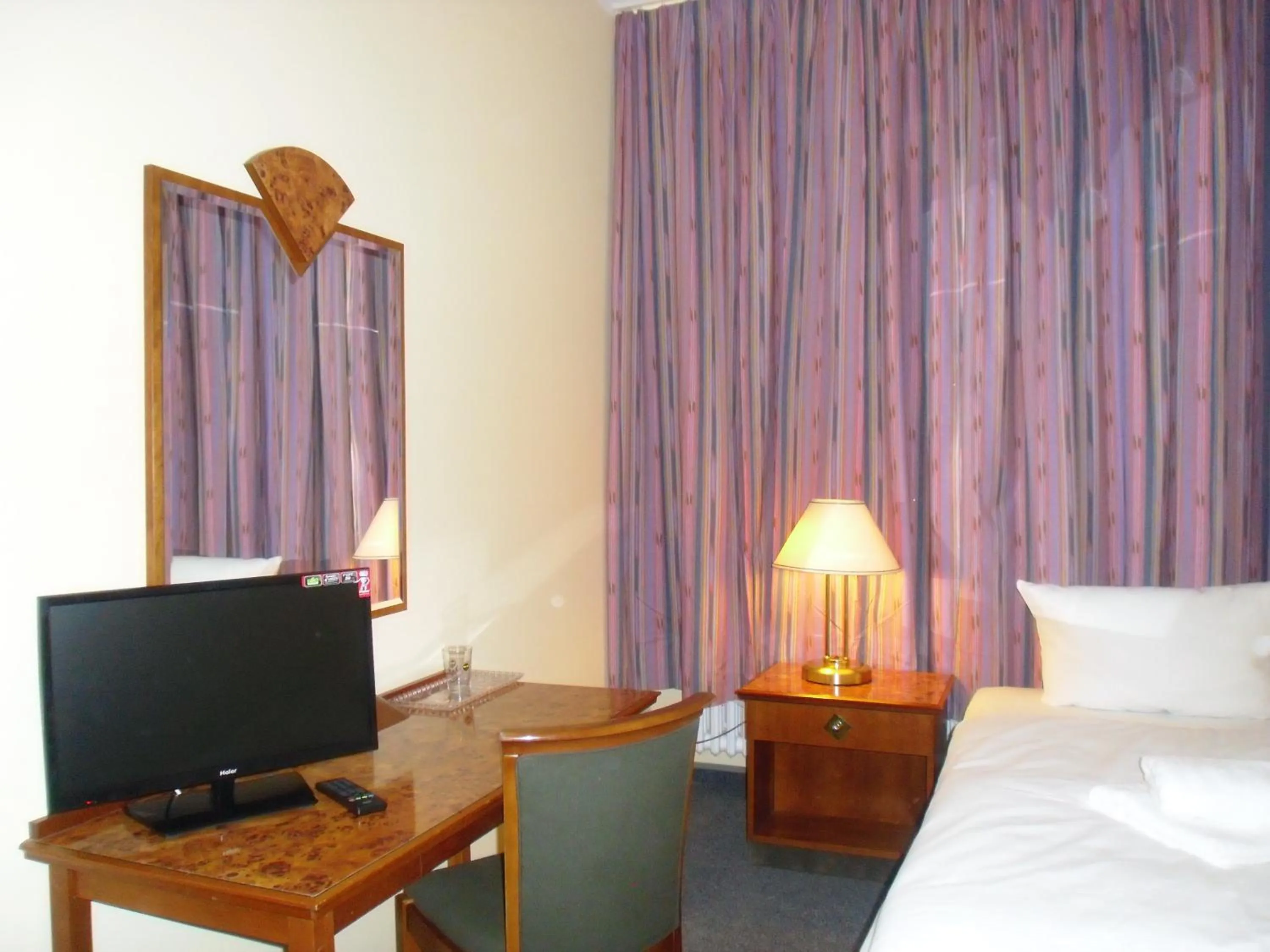 Decorative detail, Bed in Hotel Amadeus Central