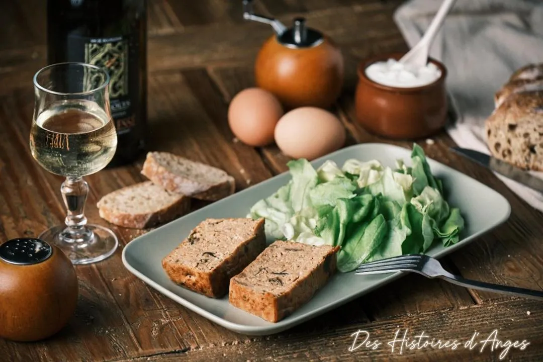 Restaurant/places to eat in B&B Des Histoires d'Anges - Côté Jardin - Accueil Vélo