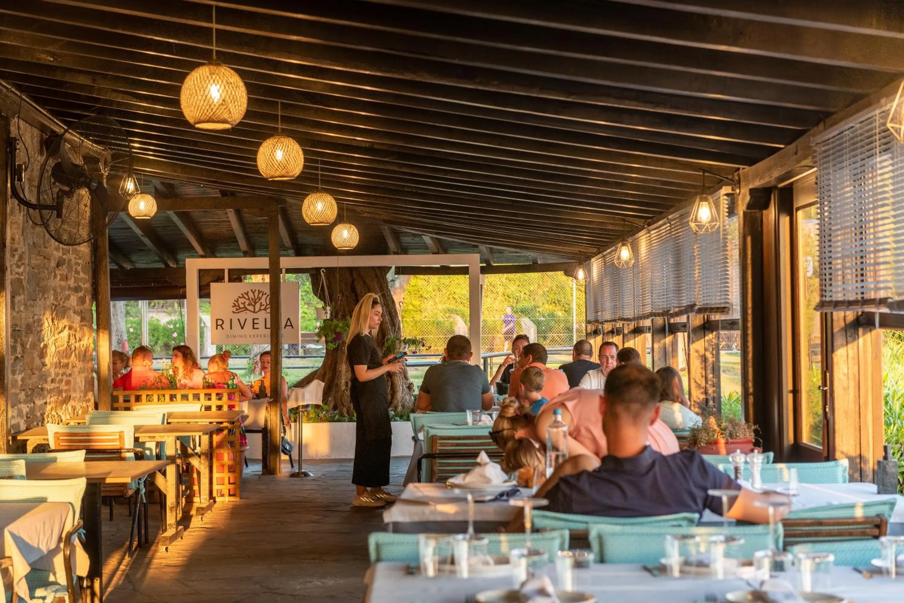 Restaurant/places to eat in Camping Castello