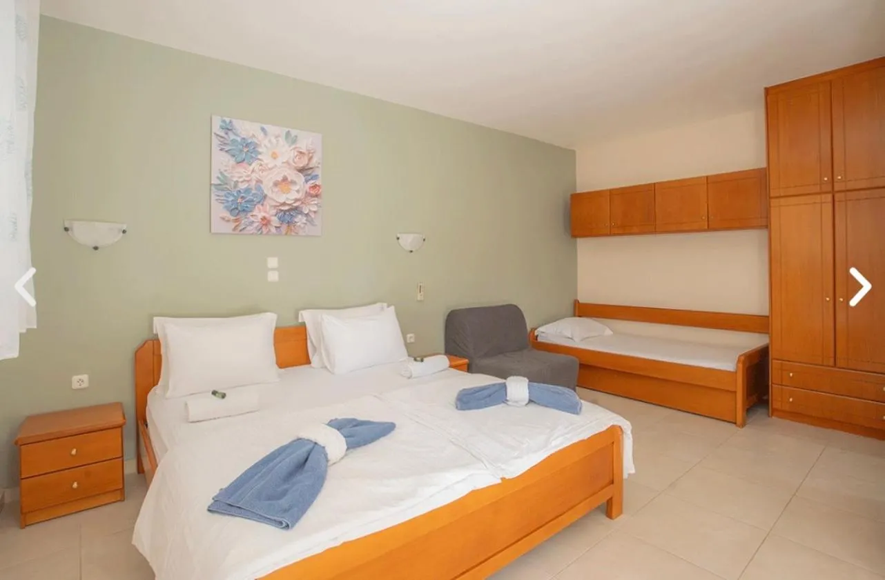 Bed in Geni Garden Apartments