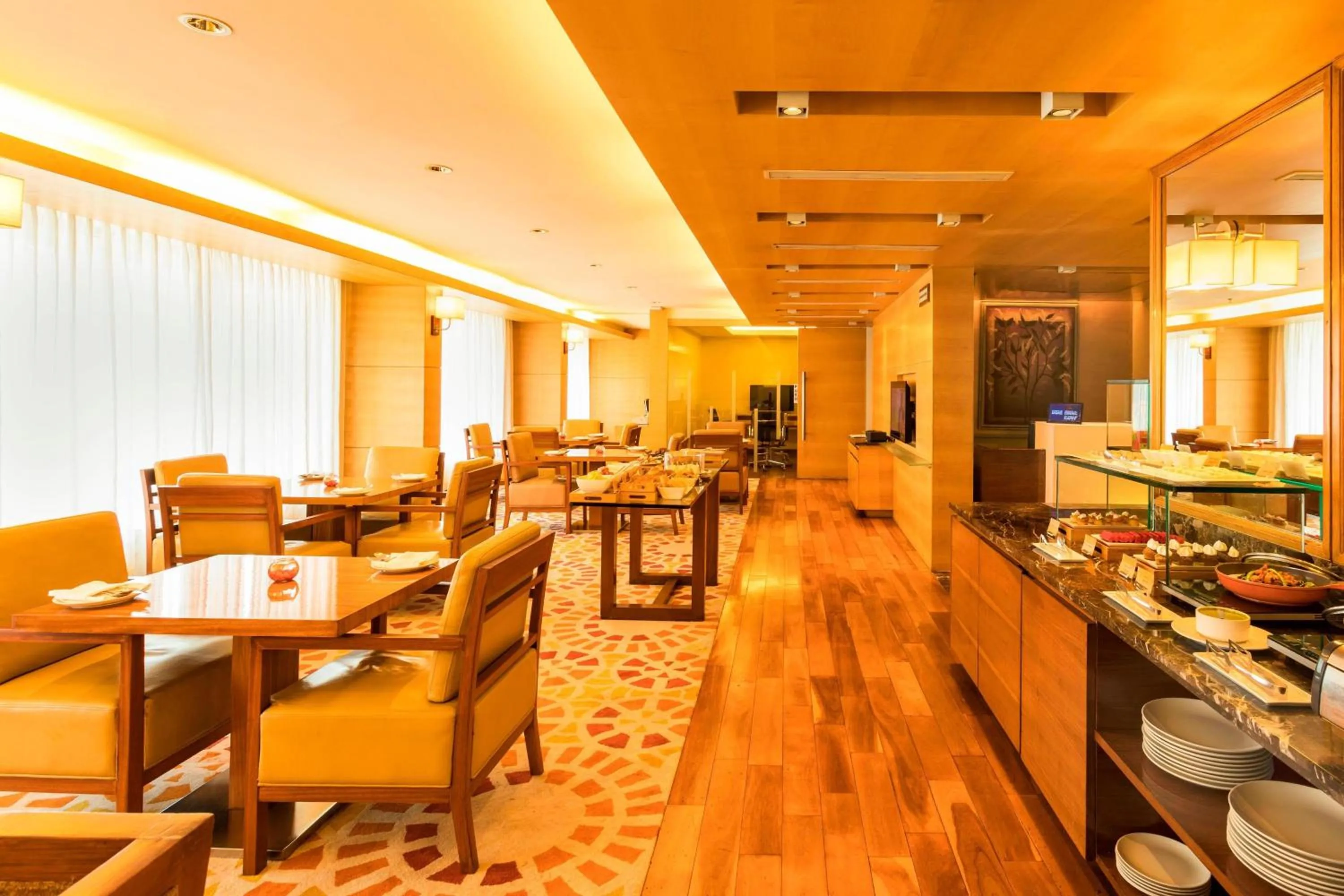 Lounge or bar in Courtyard by Marriott Ahmedabad