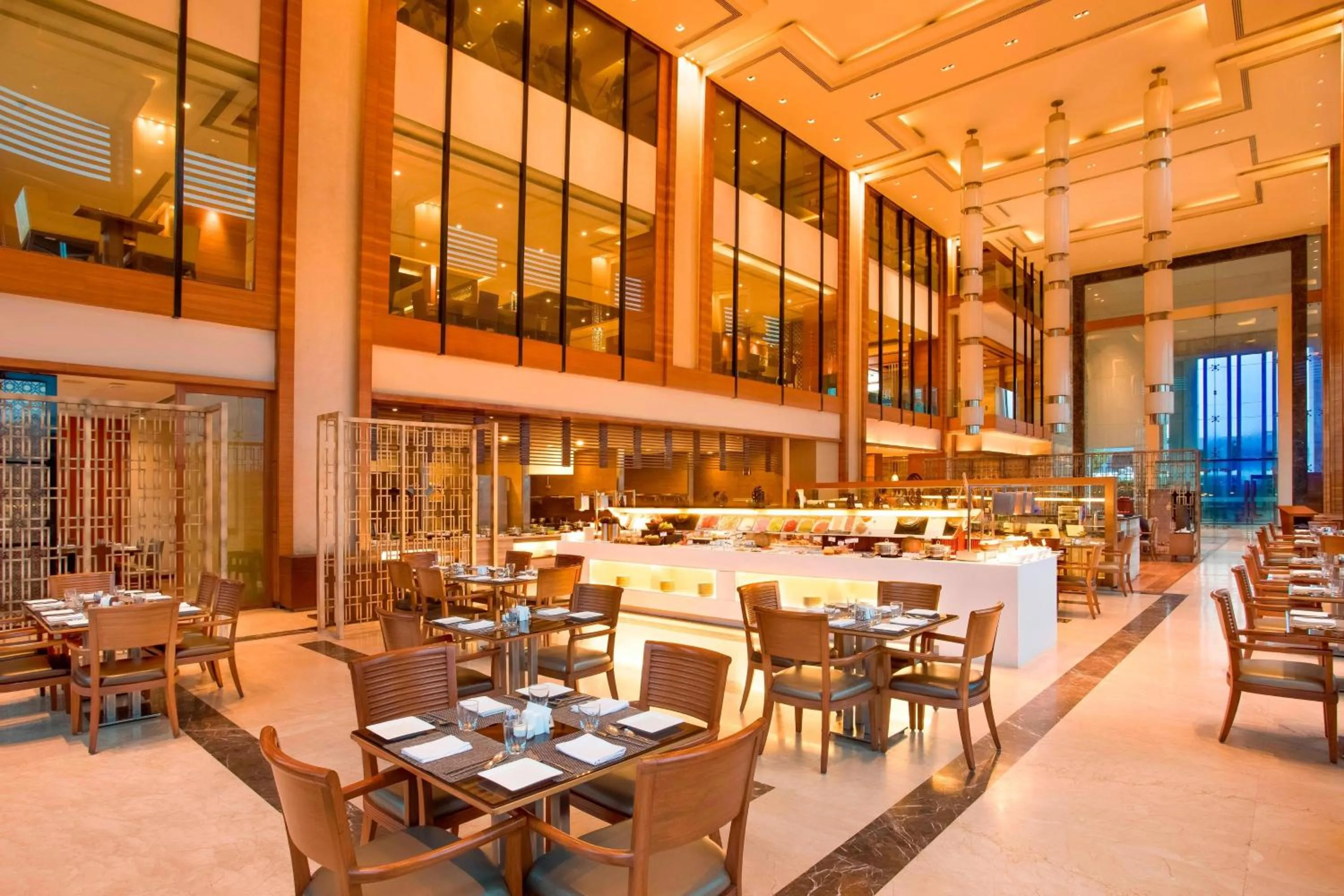 Restaurant/places to eat in Courtyard by Marriott Ahmedabad