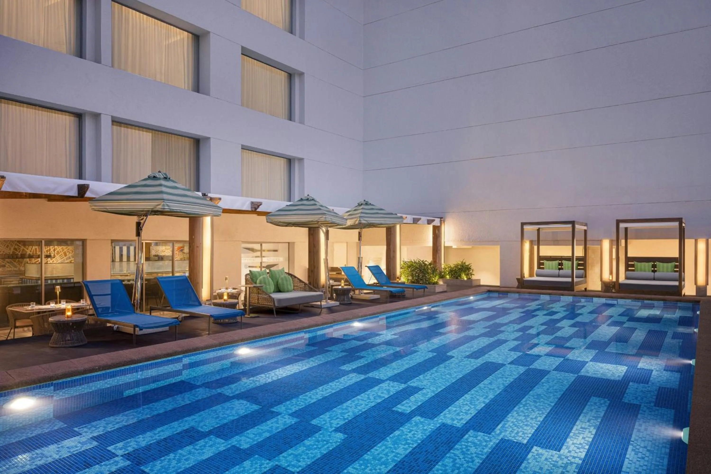 Swimming pool in Le Meridien Ahmedabad