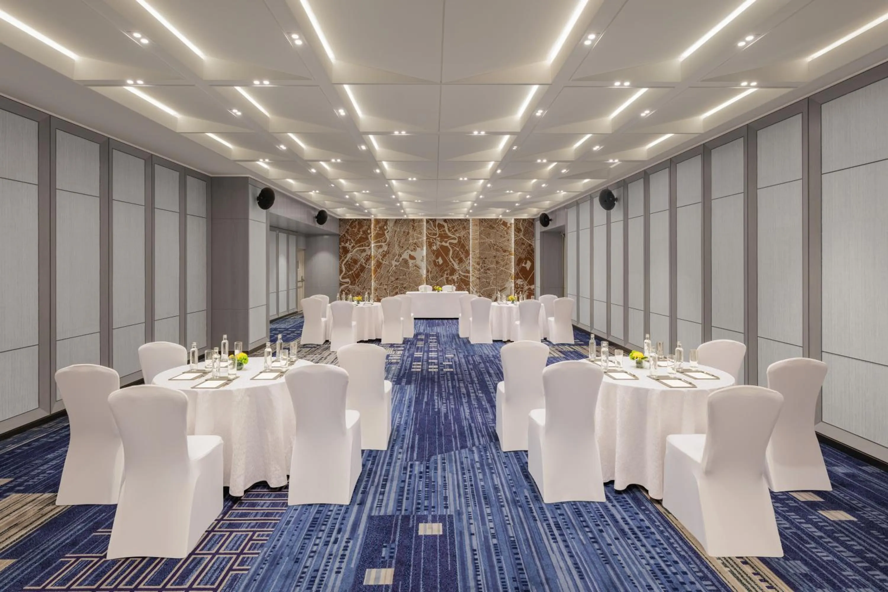 Banquet/Function facilities in Le Meridien Ahmedabad