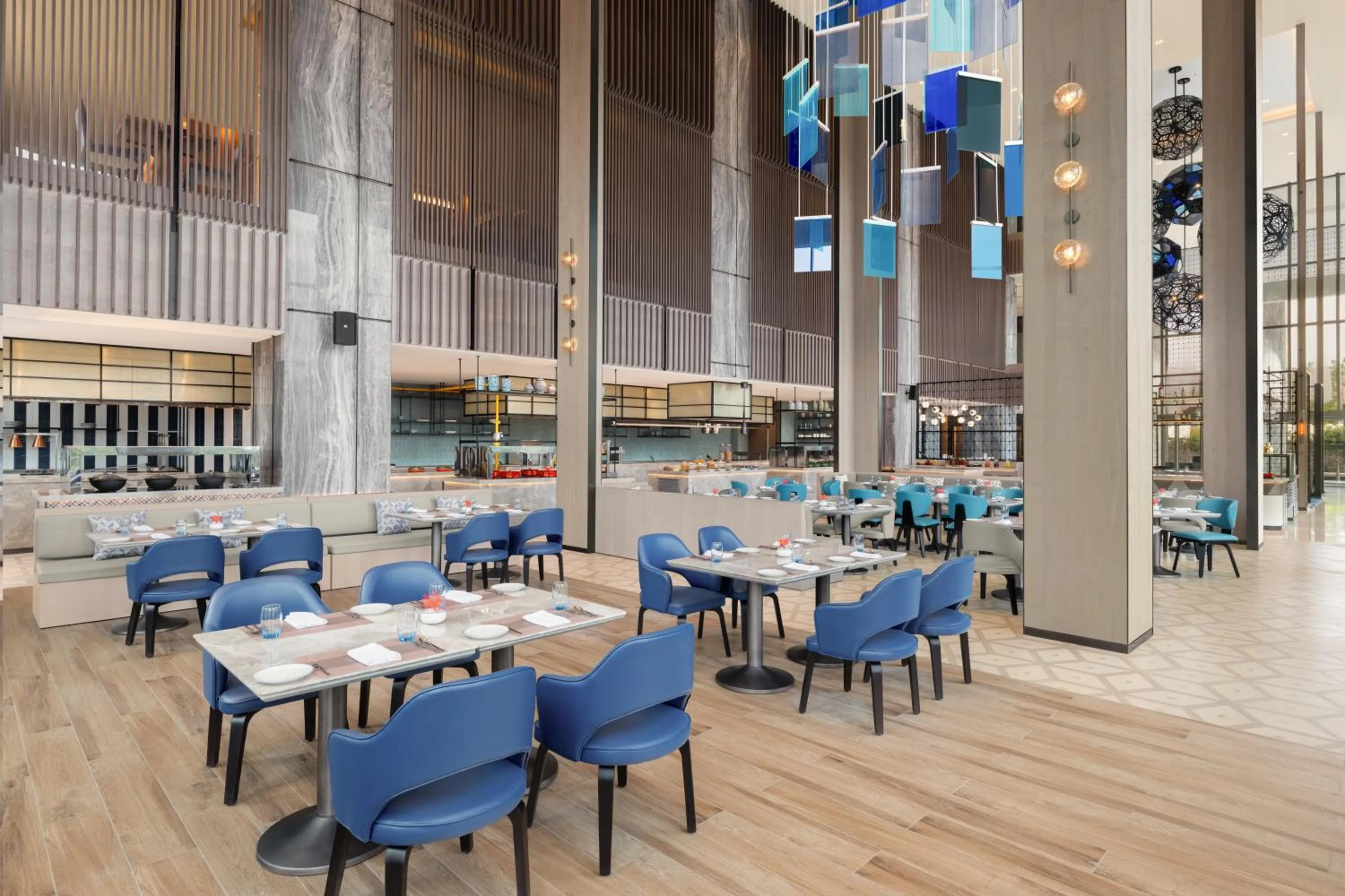 Restaurant/places to eat in Le Meridien Ahmedabad