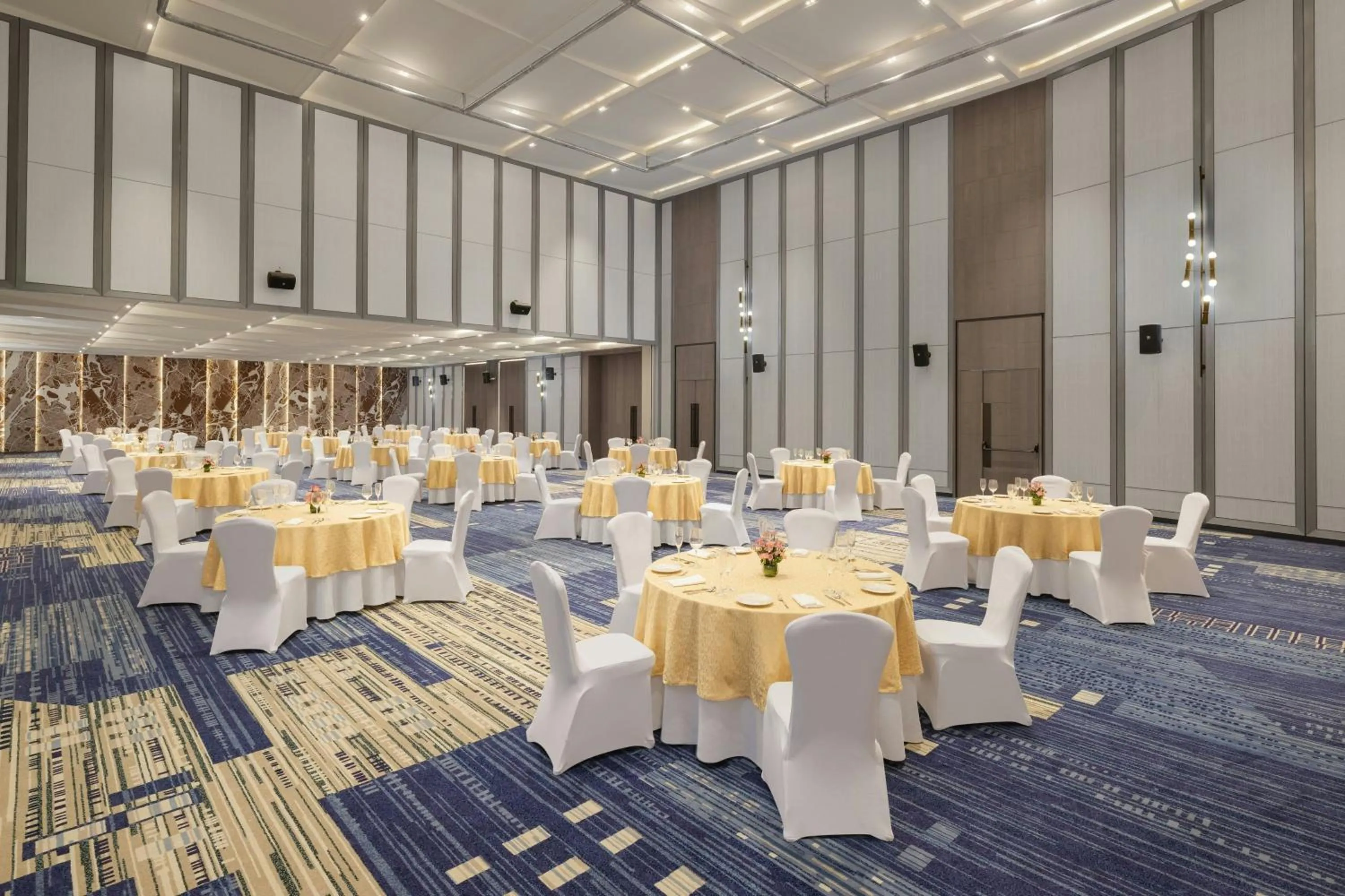 Meeting/conference room in Le Meridien Ahmedabad