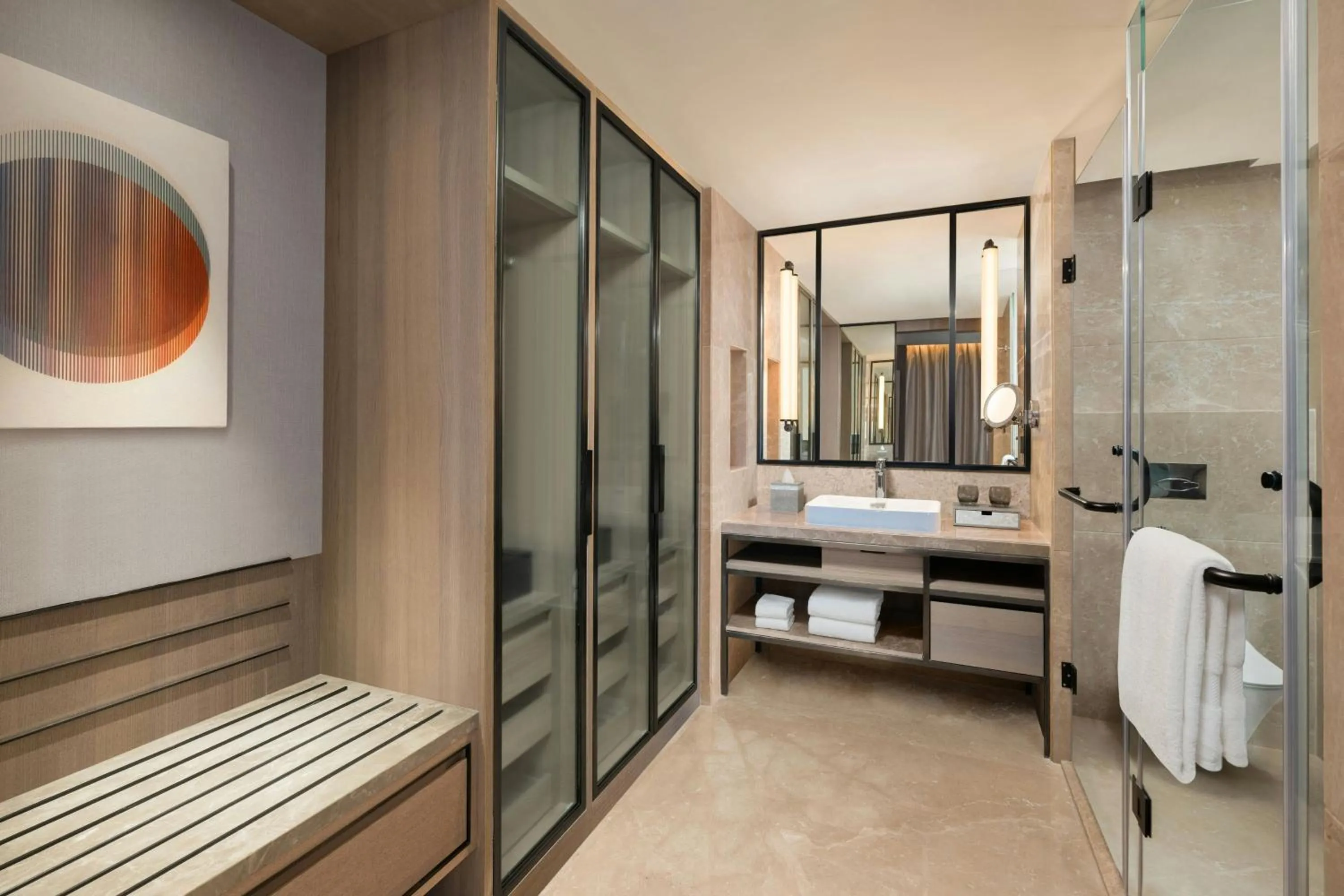 Photo of the whole room in Le Meridien Ahmedabad