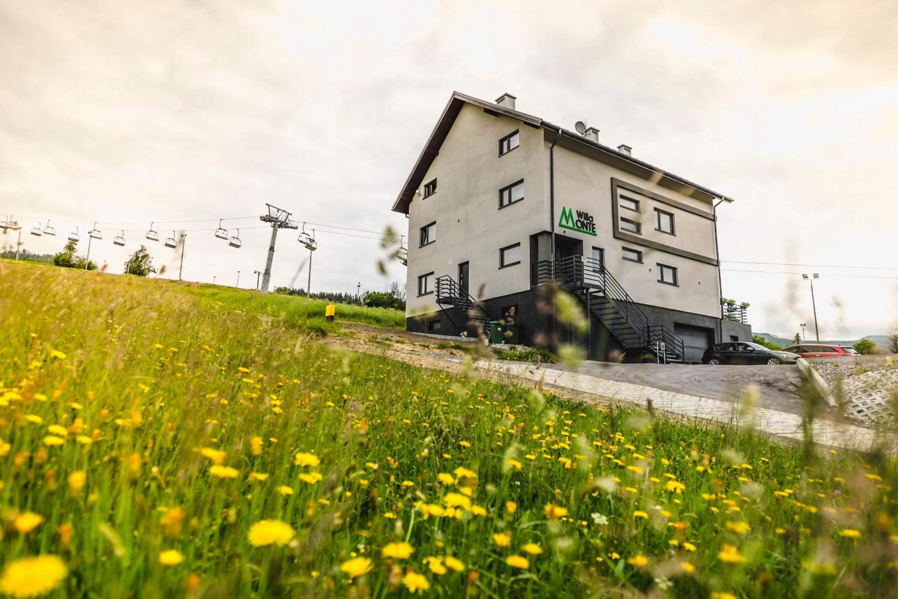 Property building in Willa Monte