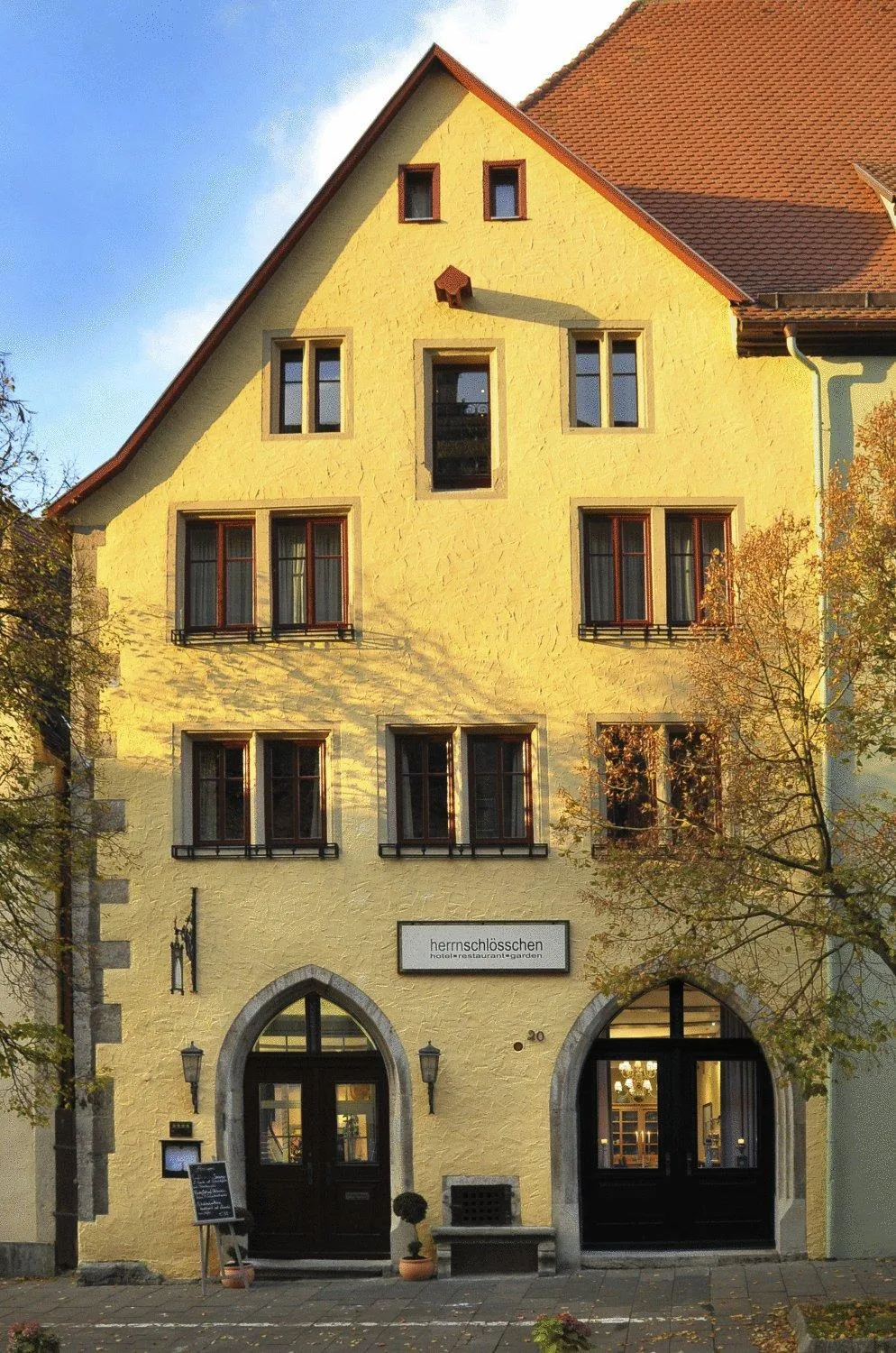 Facade/entrance in Hotel Herrnschloesschen