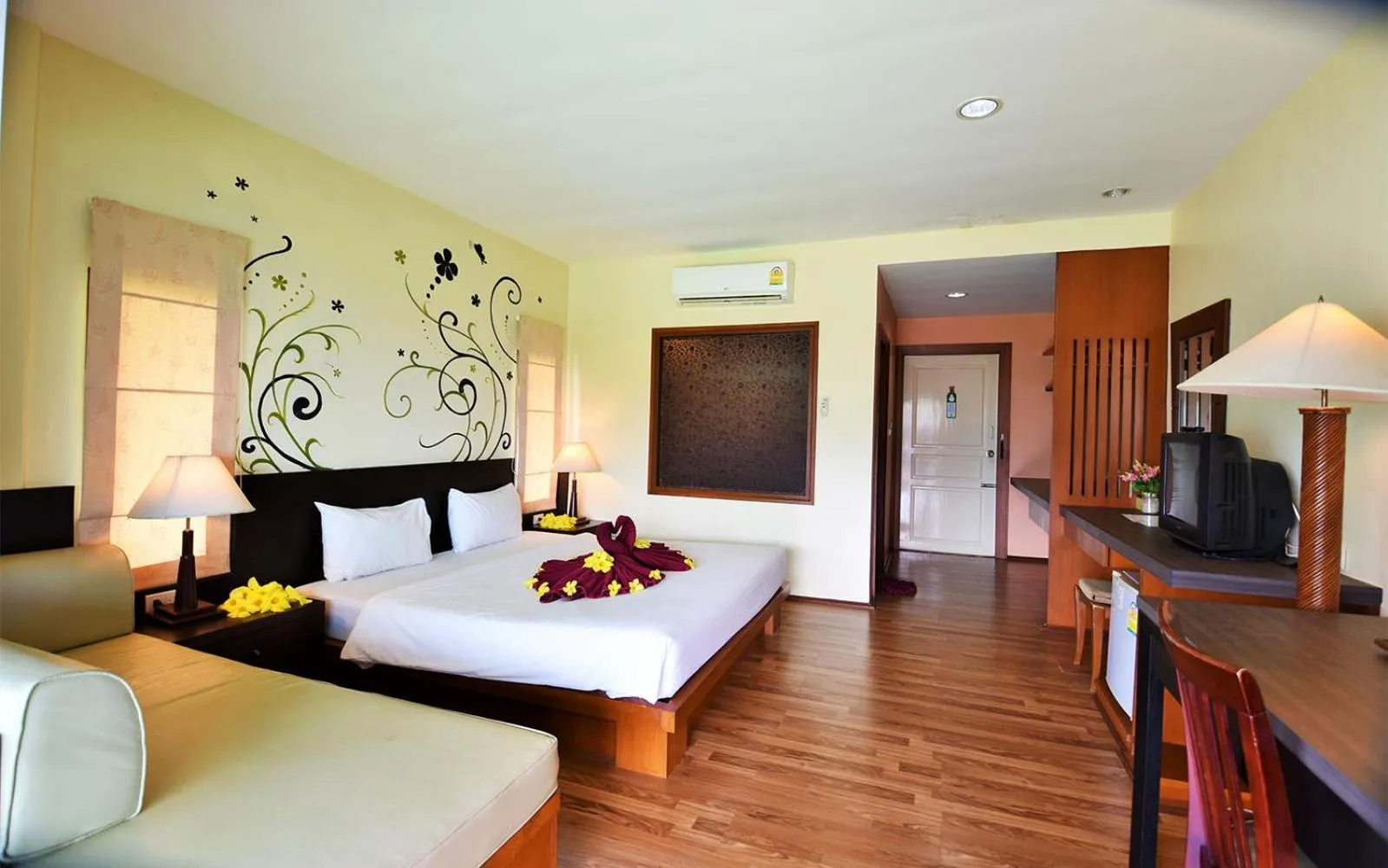 Bedroom, Bed in Phi Phi Arboreal Resort