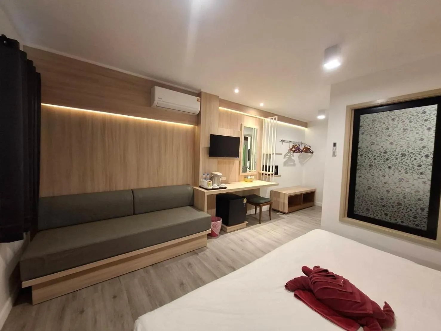 Bed in Phi Phi Arboreal Resort