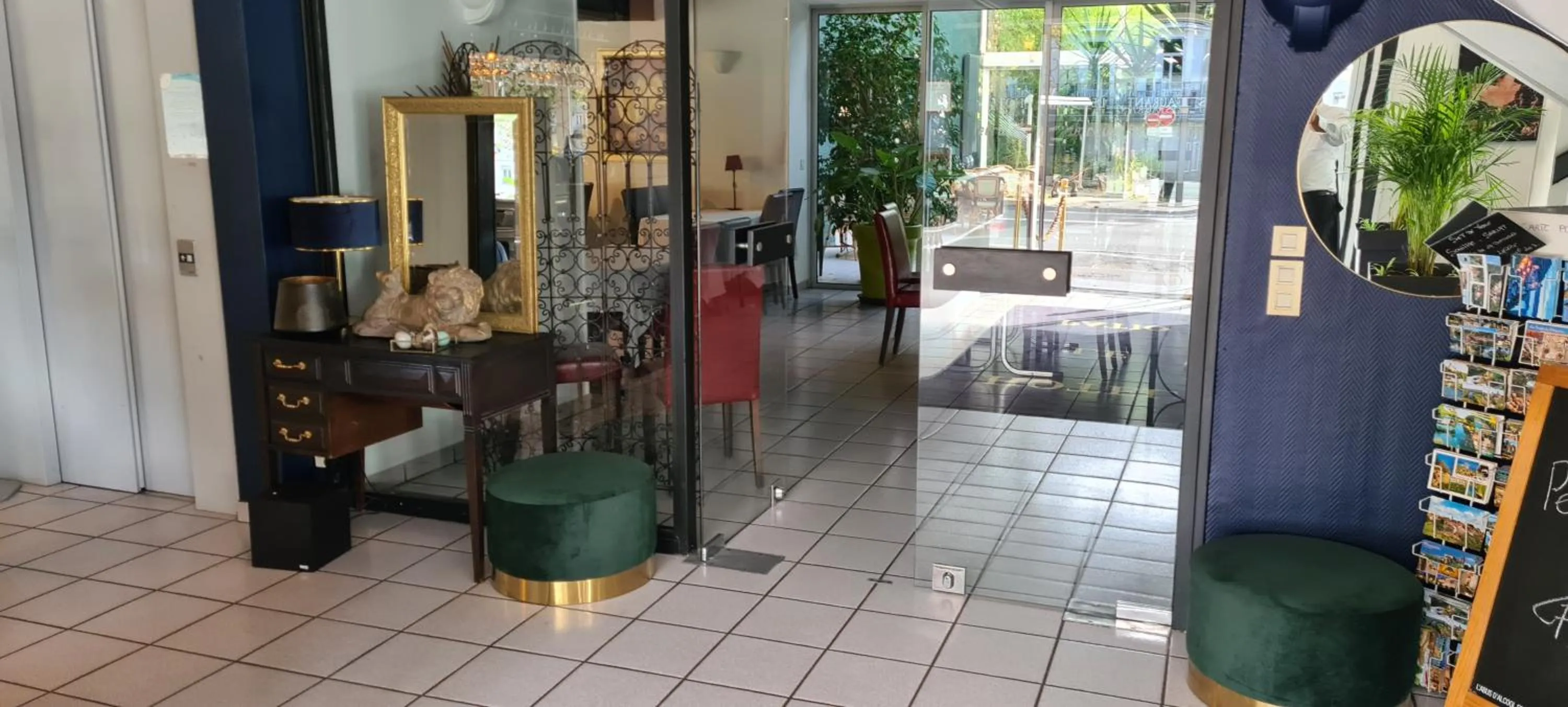 Lobby or reception in Le Patio De La Dordogne