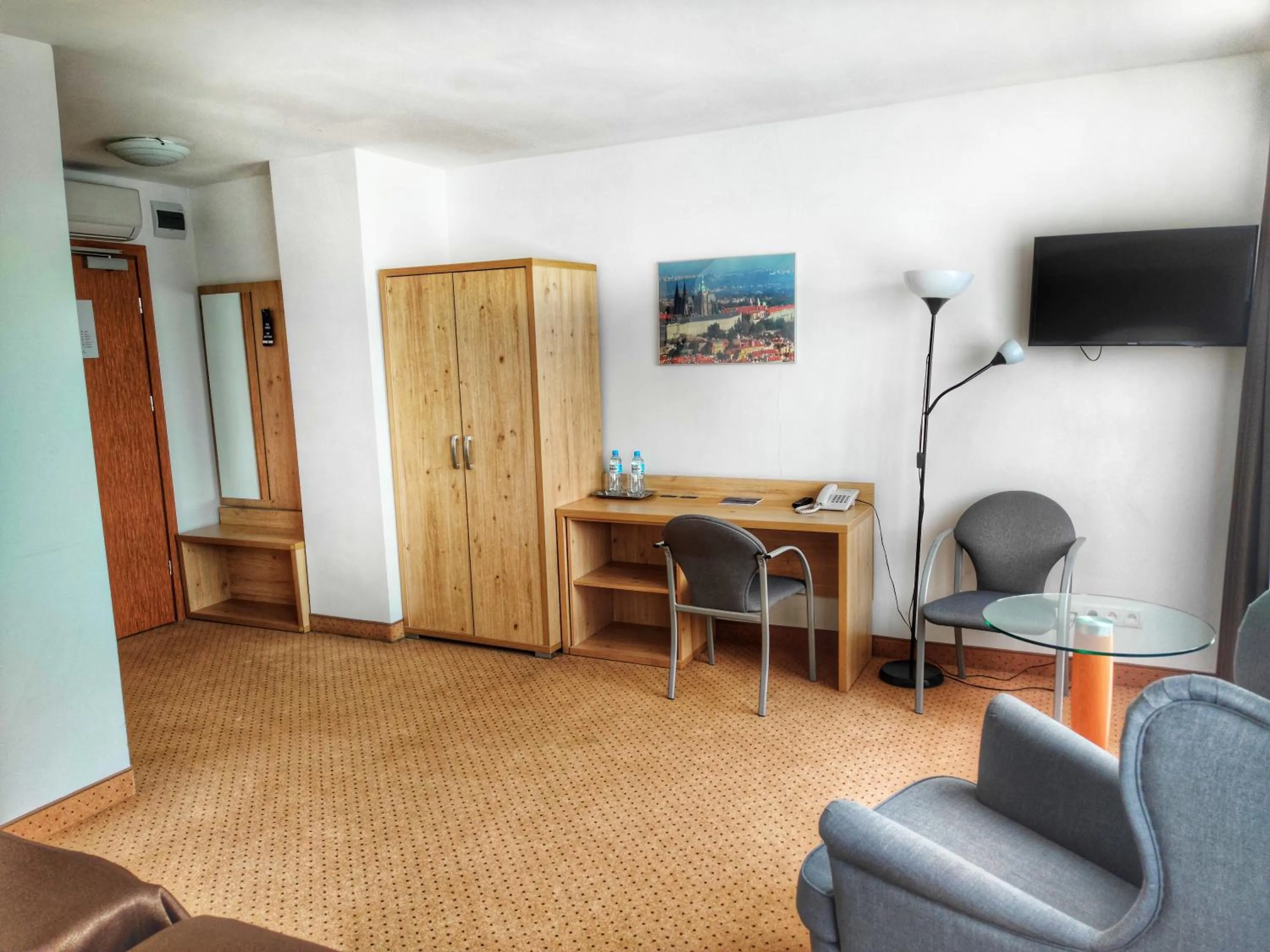 TV and multimedia in Hotel Logos