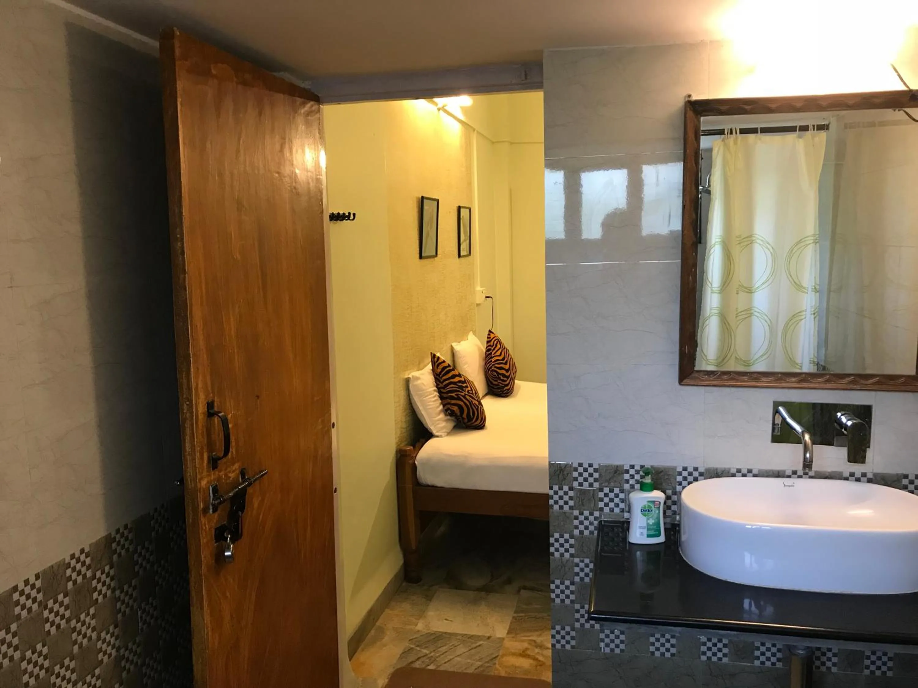 Bathroom in Baaz Jungle Resort