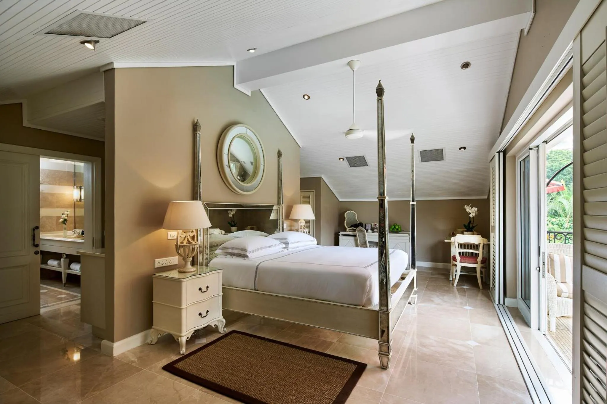 Bedroom, Bed in The Oyster Box