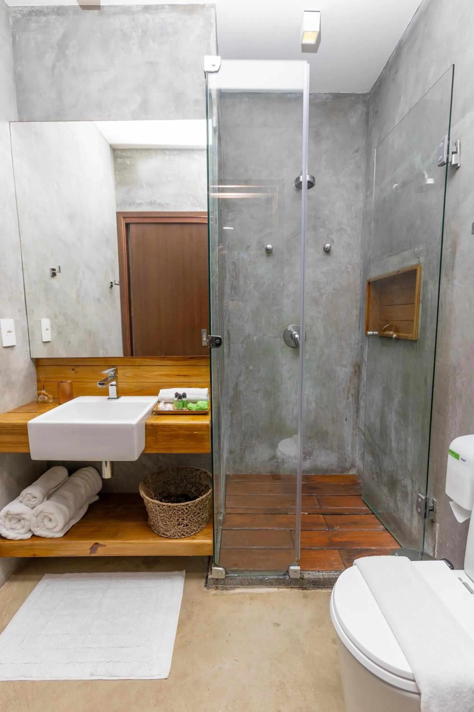 Shower in Flor de Lis Exclusive Hotel