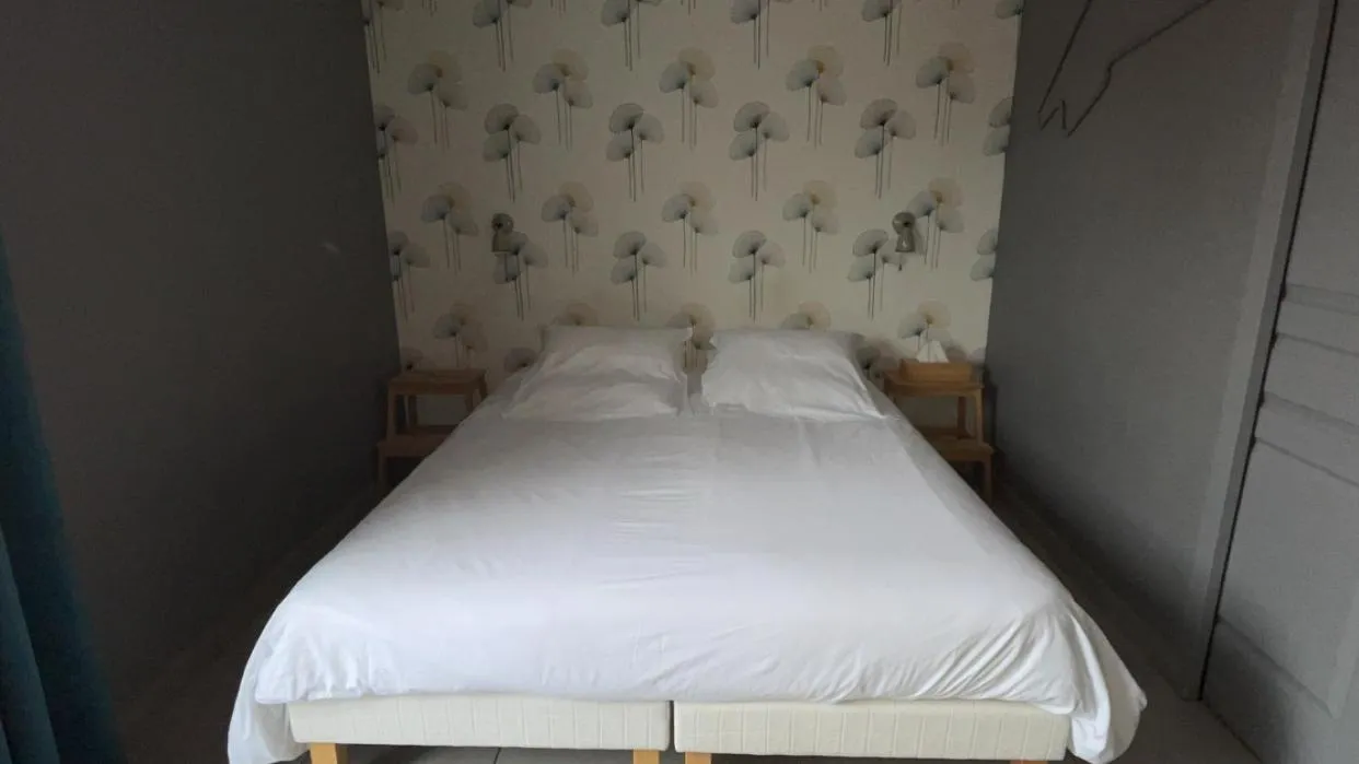 Bed in Cabane du Circuit