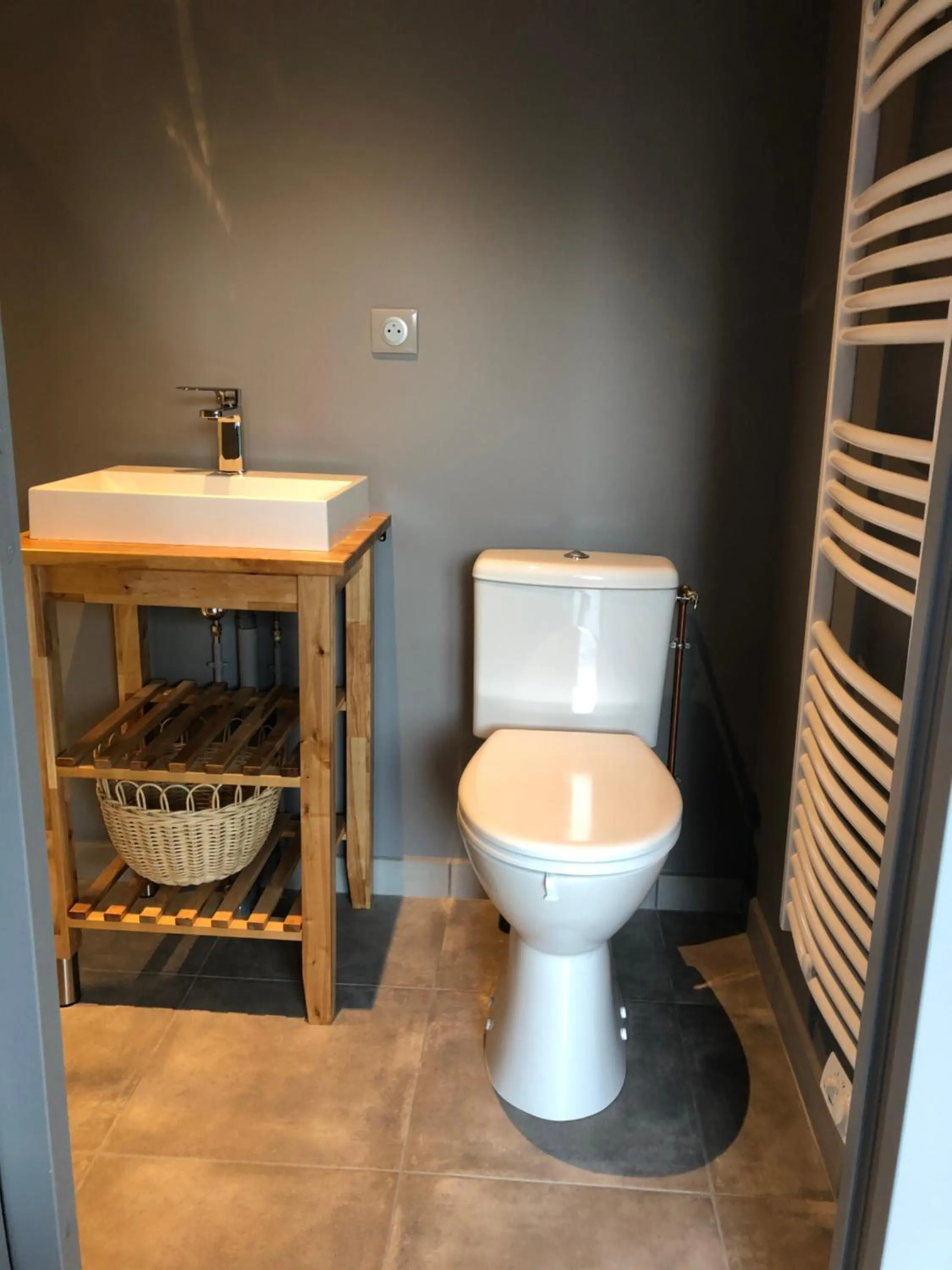 Toilet in Cabane du Circuit