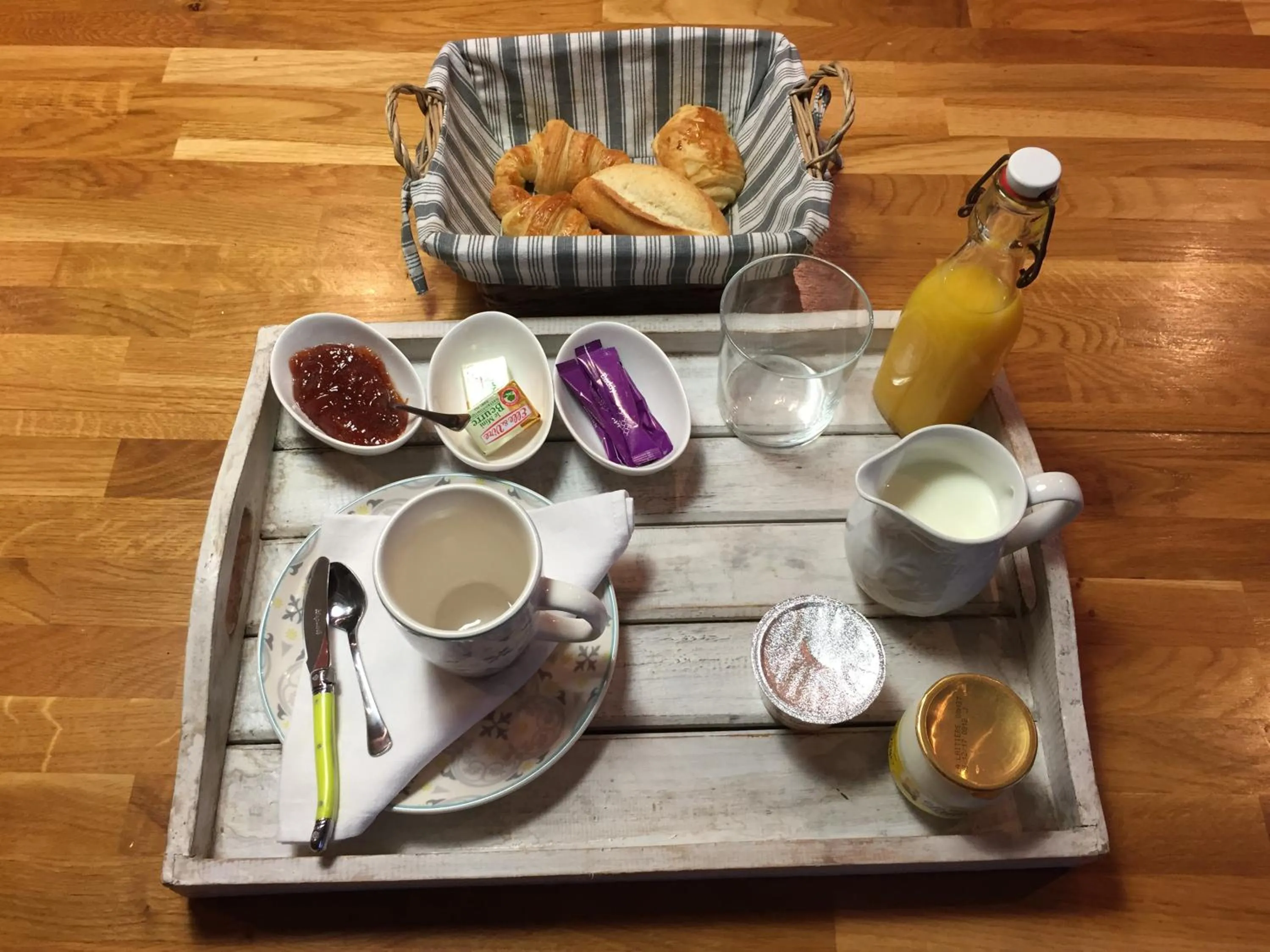 Breakfast in Cabane du Circuit