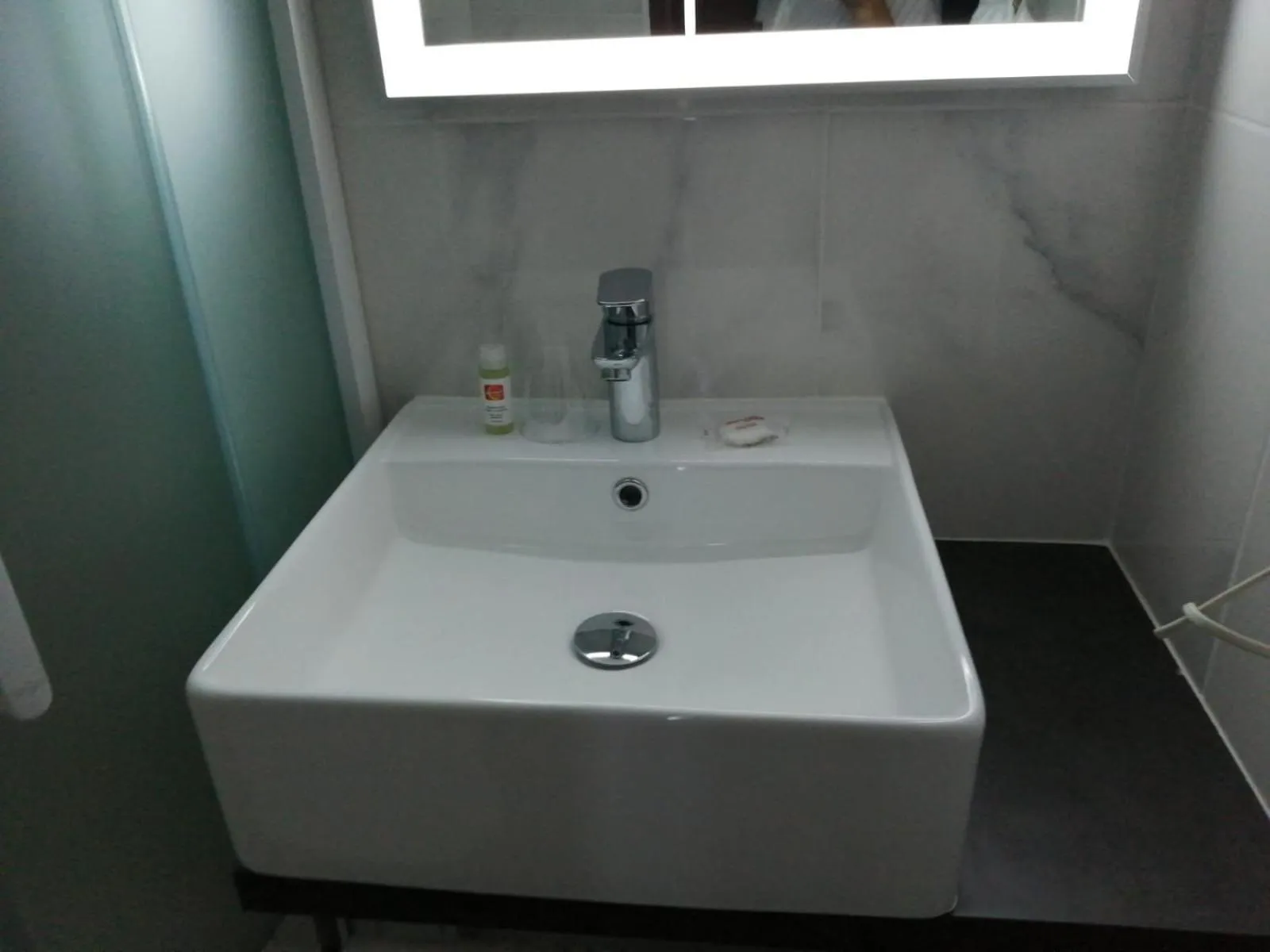 Bathroom in Contact Hôtel Foch