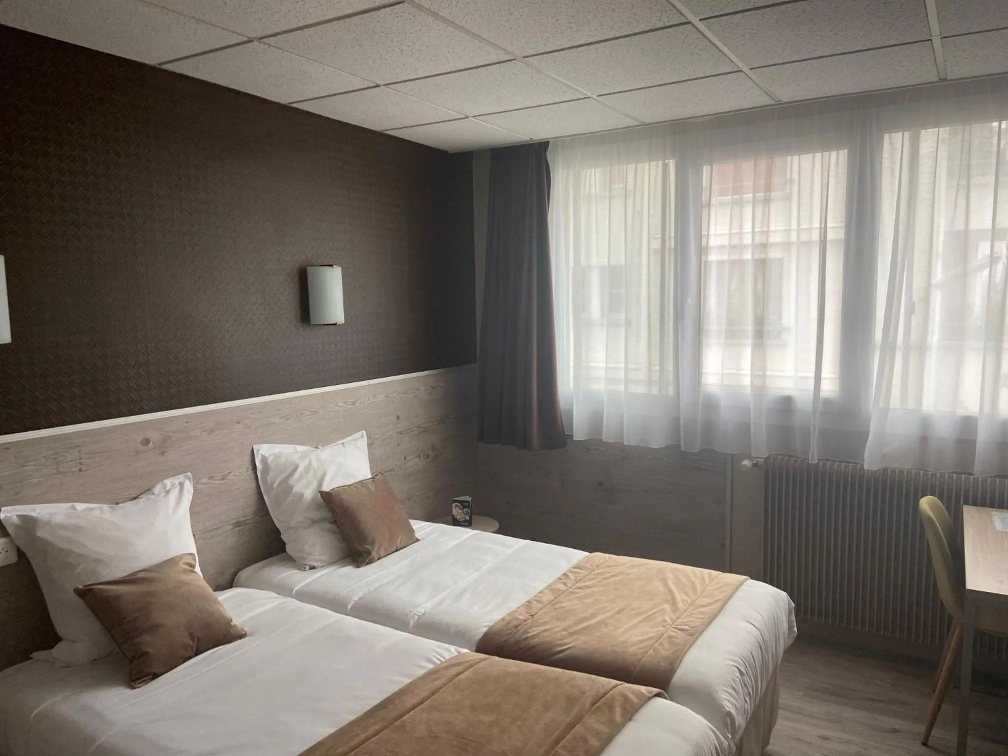 Bedroom, Bed in Contact Hôtel Foch