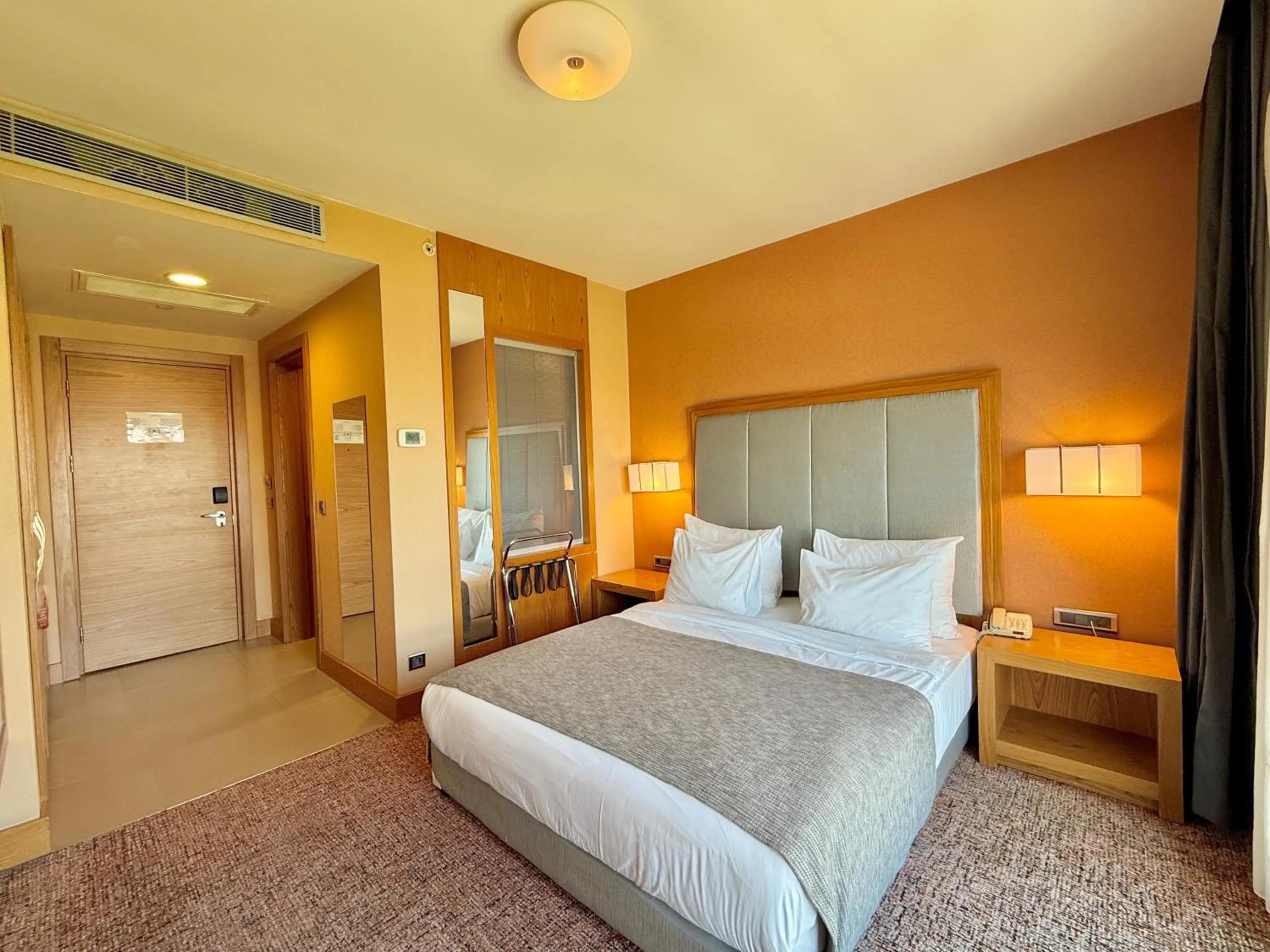 Photo of the whole room, Bed in The Green Park Pendik