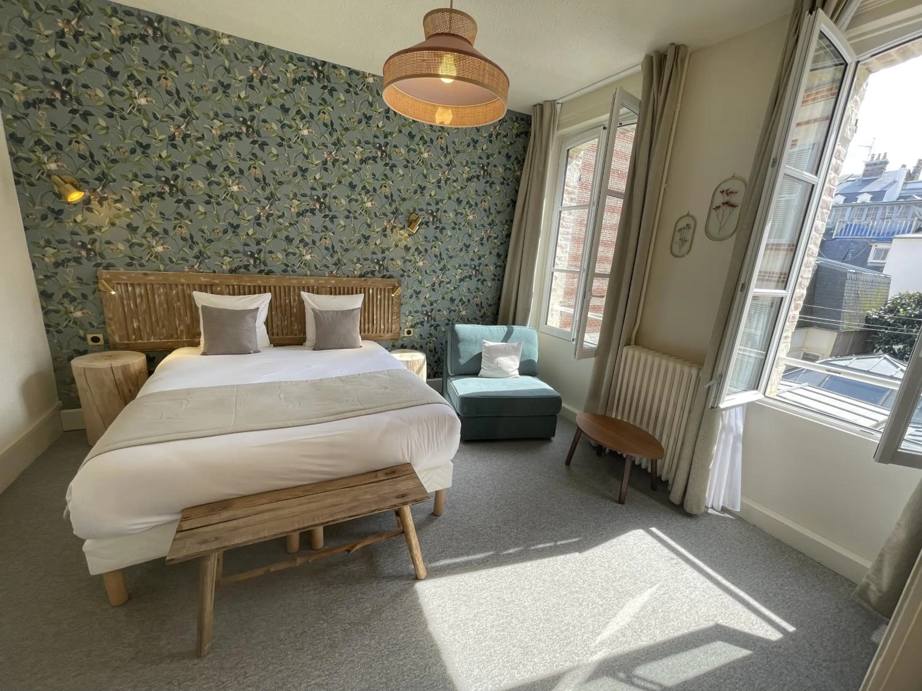 Bed in Le Trouville - Hôtel de Charme