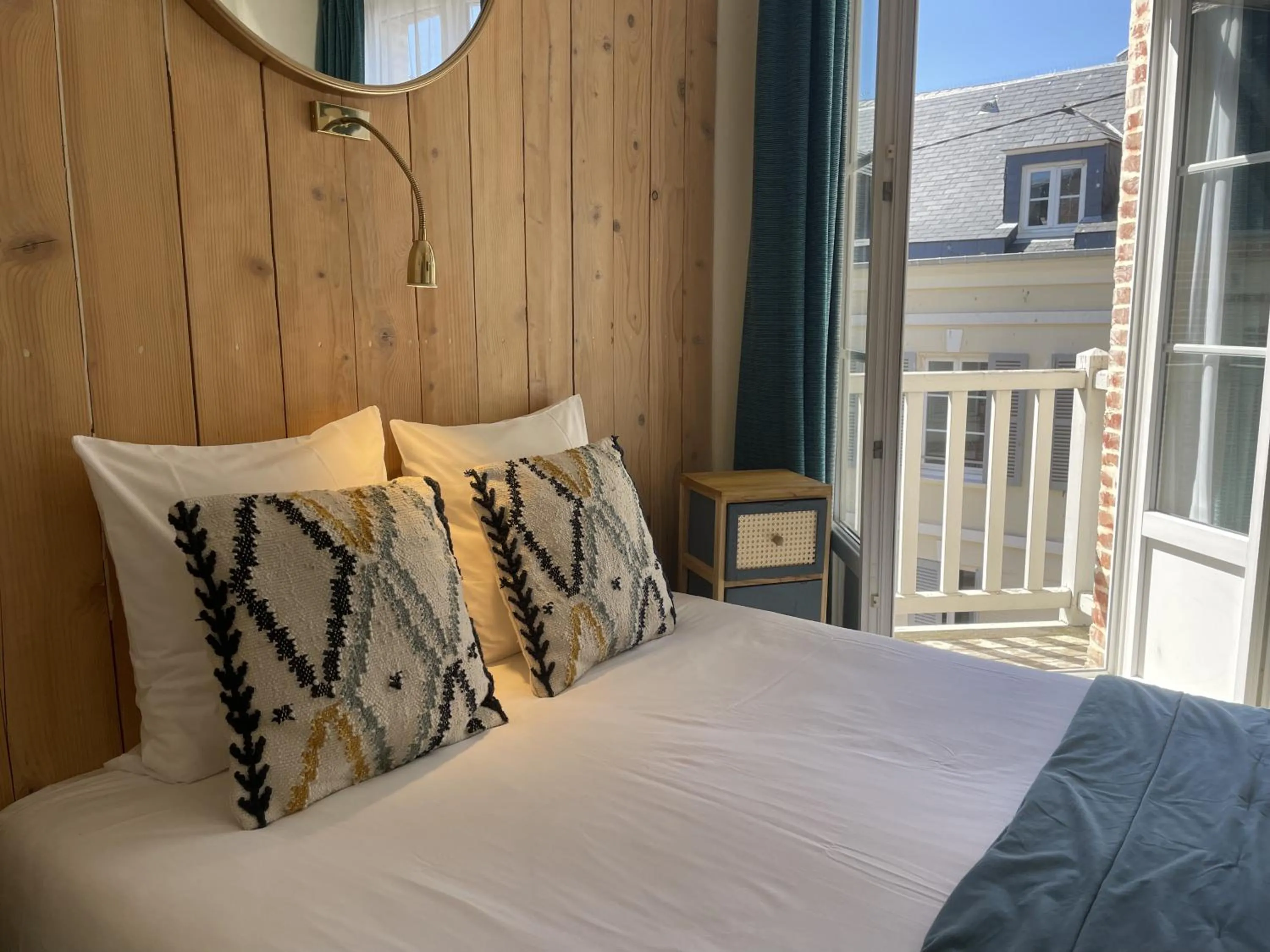 Bed in Le Trouville - Hôtel de Charme