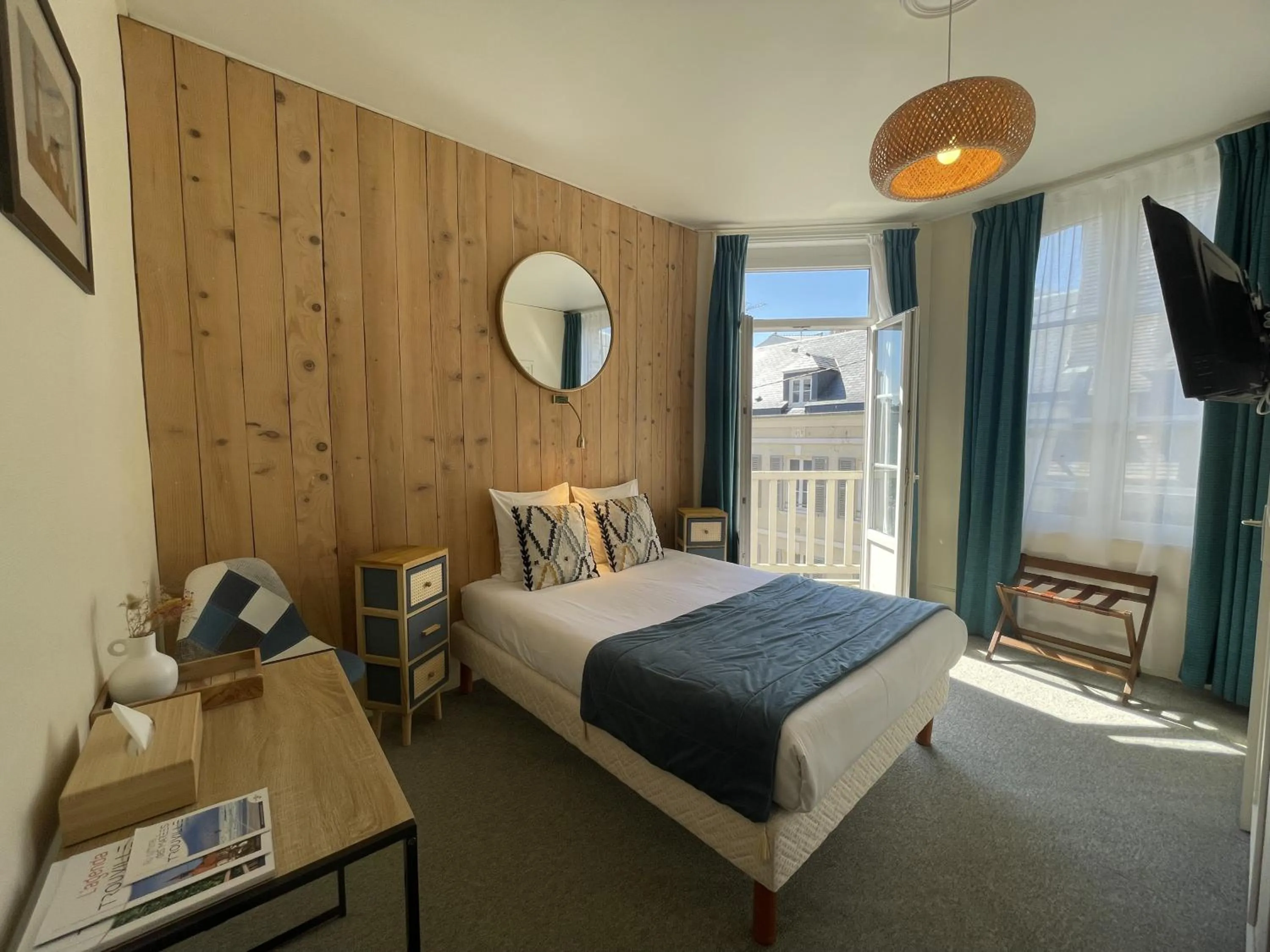 Bed in Le Trouville - Hôtel de Charme