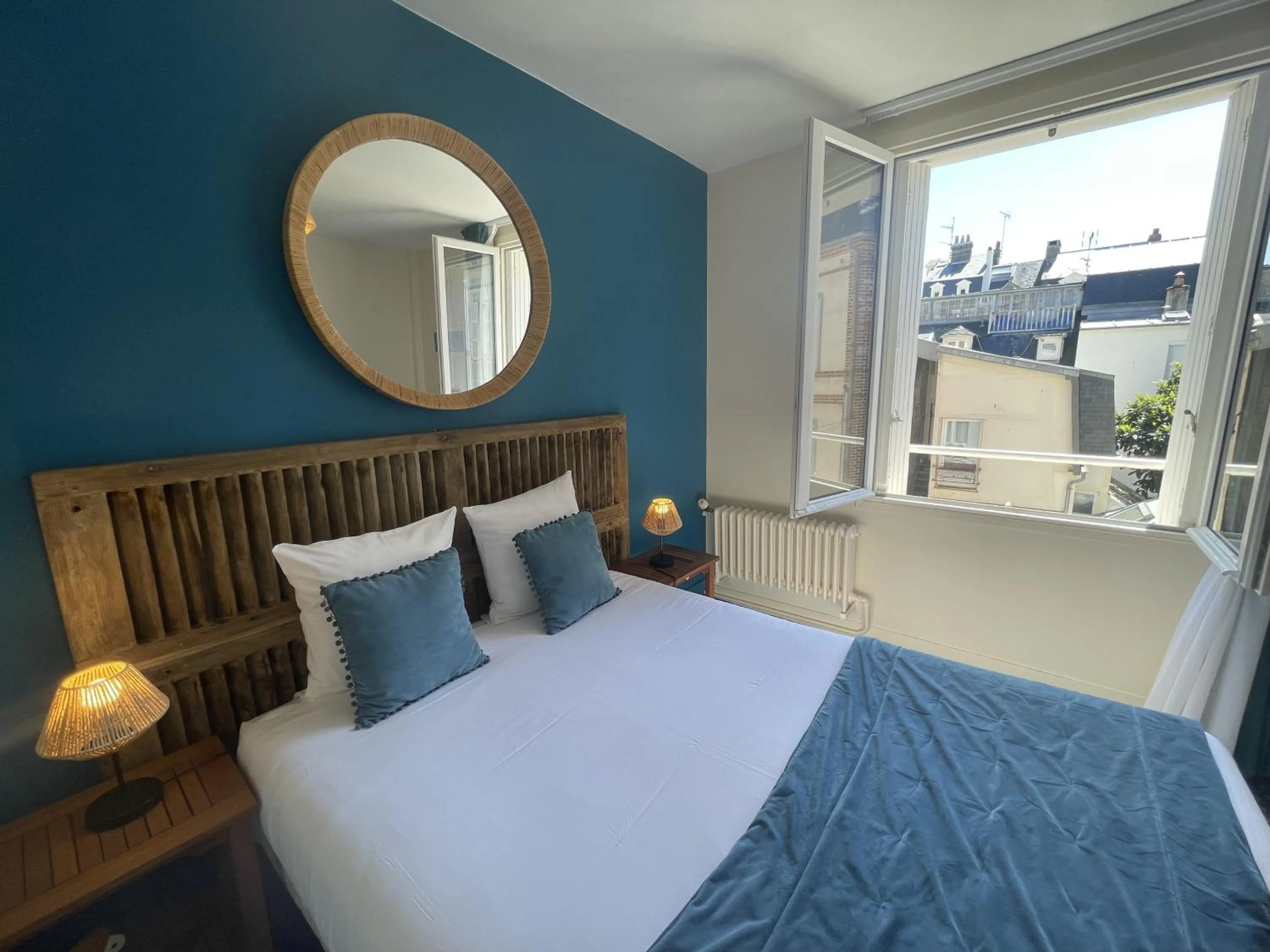 Bed in Le Trouville - Hôtel de Charme