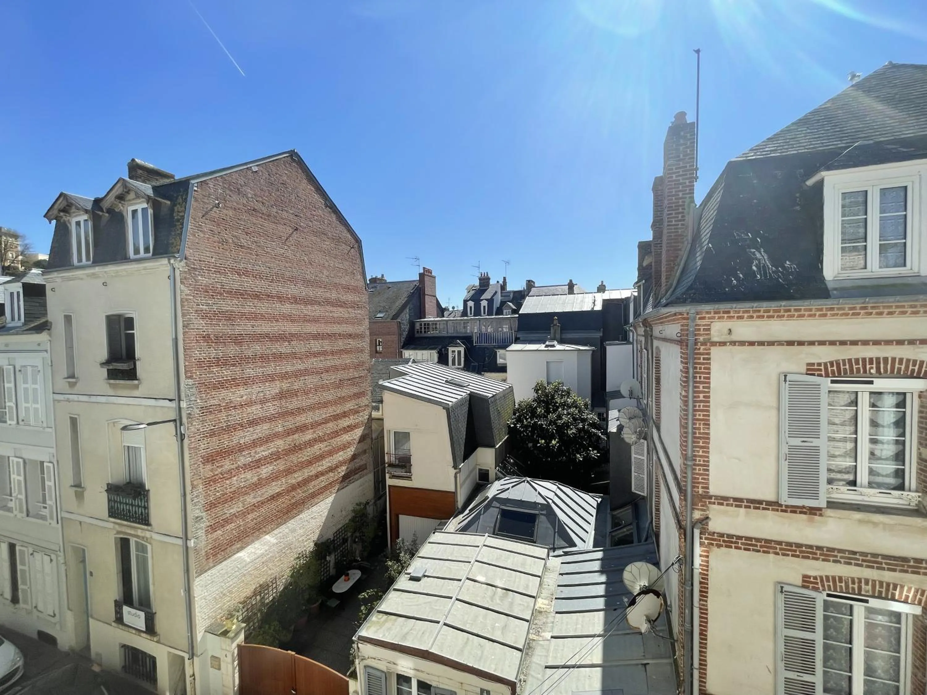 City view in Le Trouville - Hôtel de Charme
