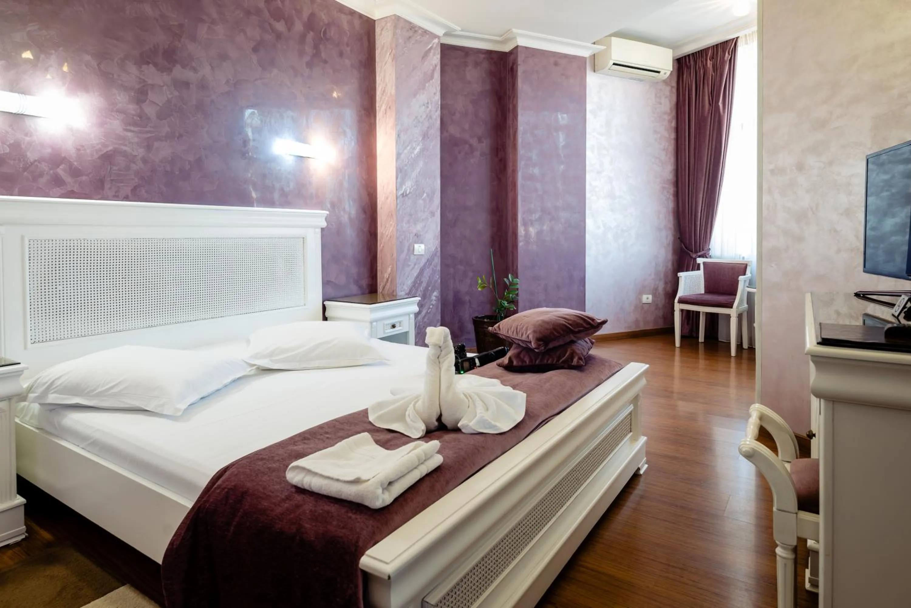 Bed in Acapulco Hotel